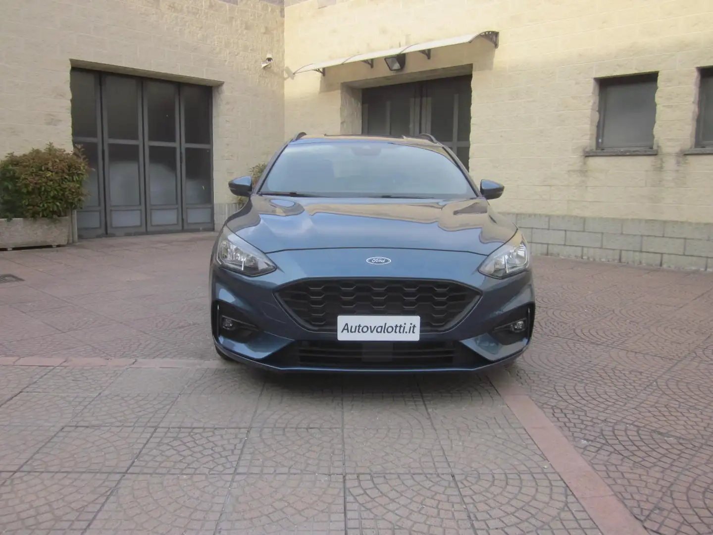 Ford Focus 1.5 TDCi 120 CV Powershift SW ST Line UNICAPRO Azul - 2