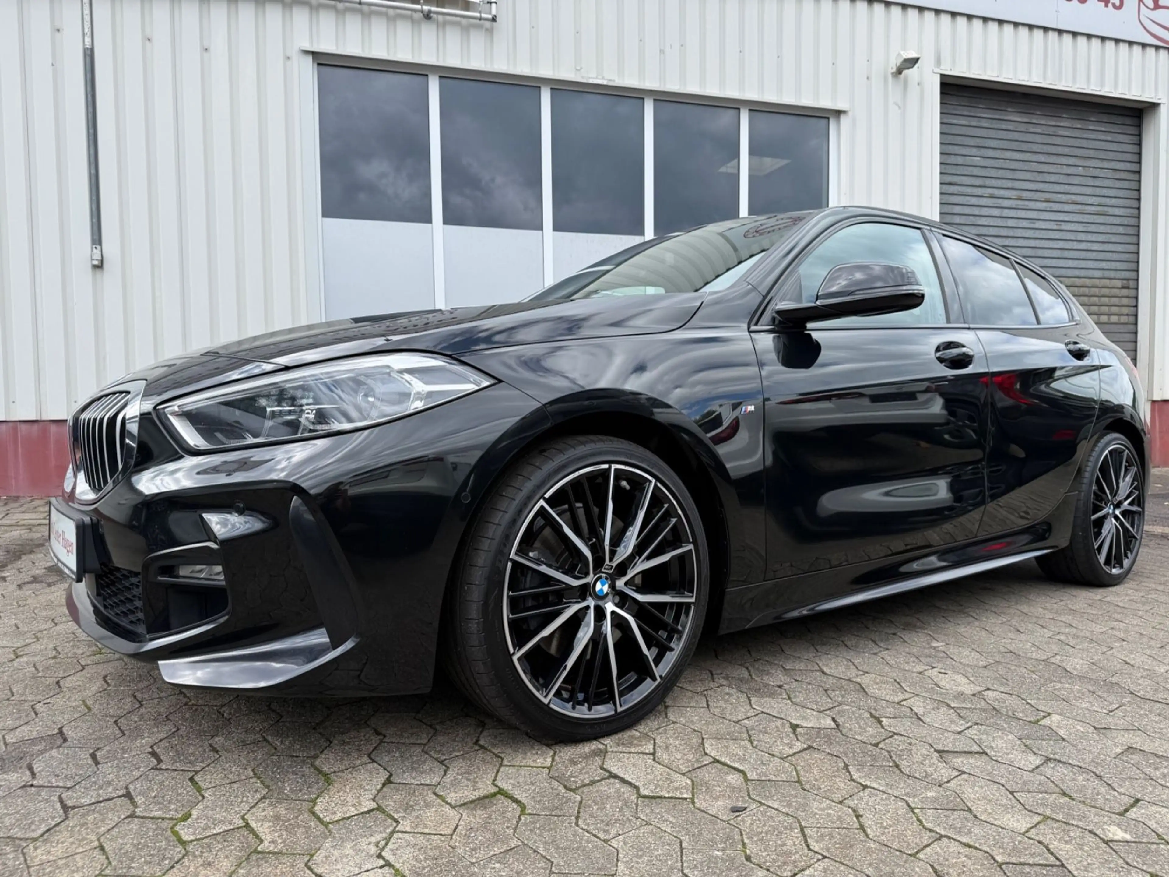 BMW 120 d 140kW 190PS M-Paket Sport Lim./NAV/KAM/SHZ — photo 2