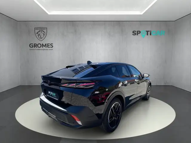 Peugeot 408 view 3