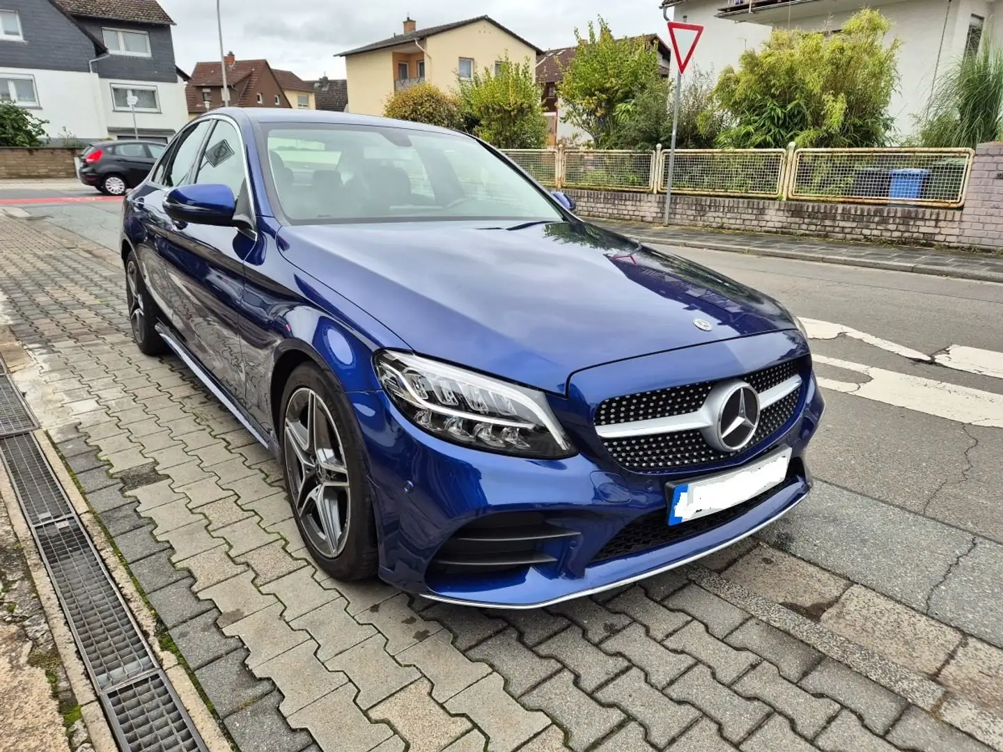 Mercedes-Benz C 220 C-Klasse Diesel d 9G-TRONIC AMG Line TÜV Neu Blau - 2