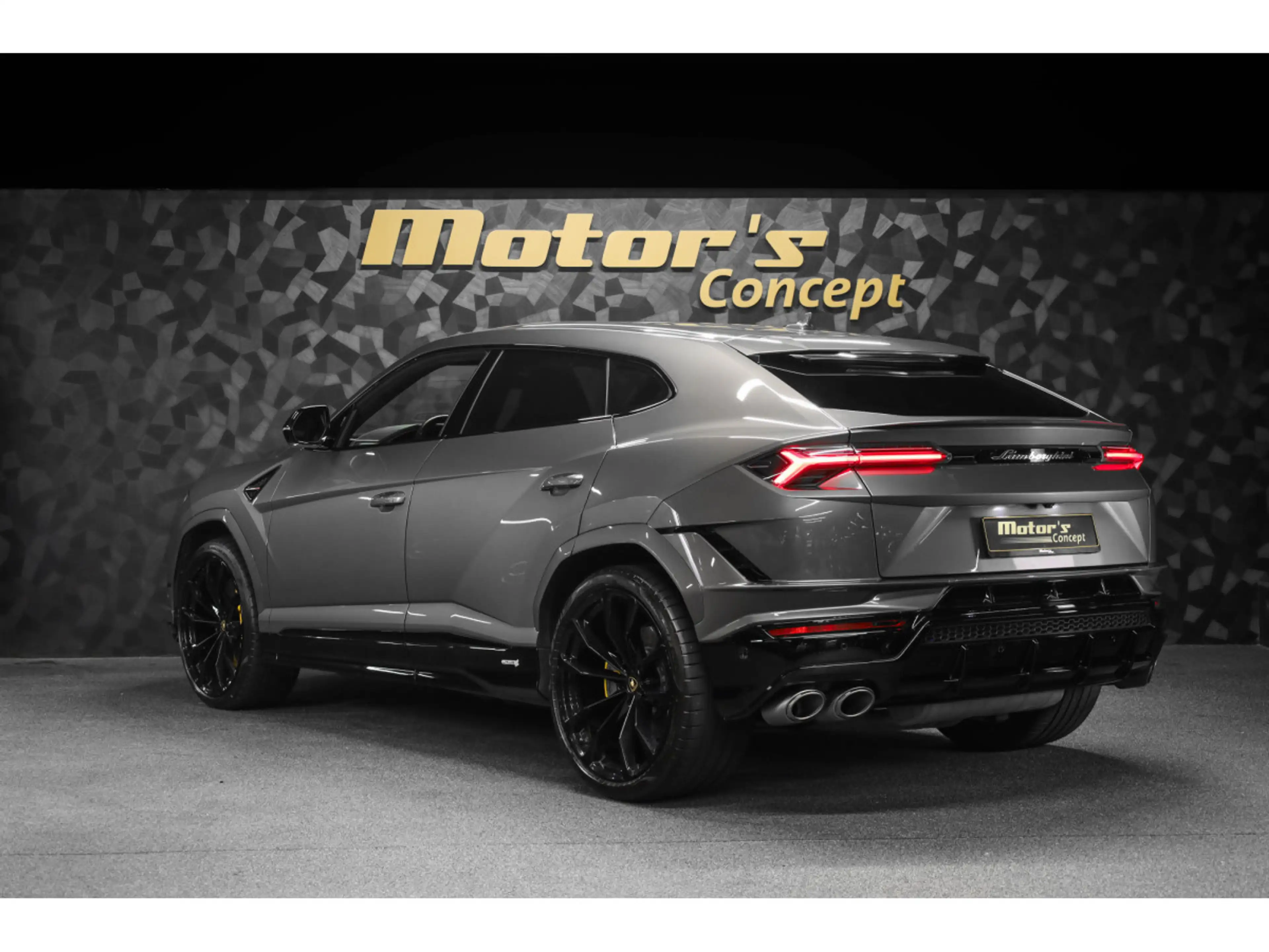 Lamborghini Urus S V8 - AKRAPOVIC — photo 7