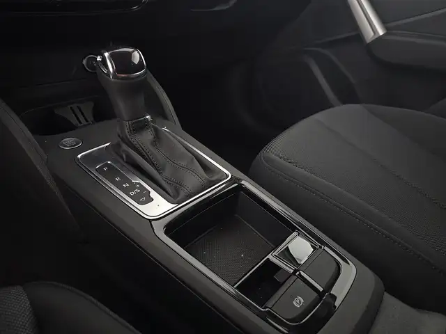 Audi Q2 view 12