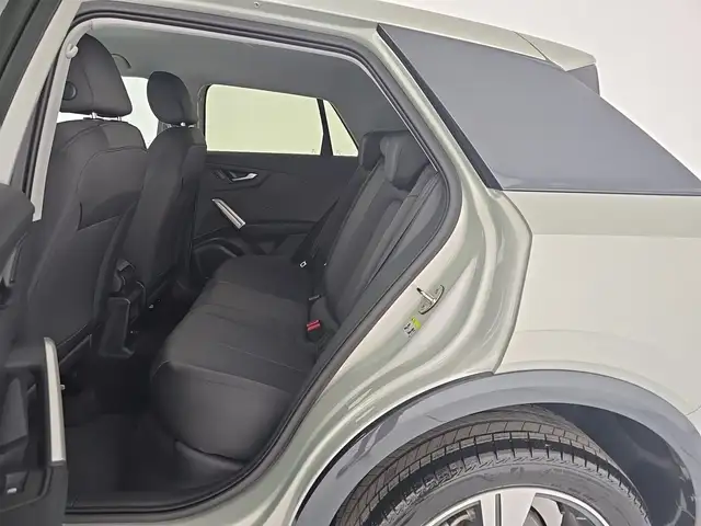 Audi Q2 view 10