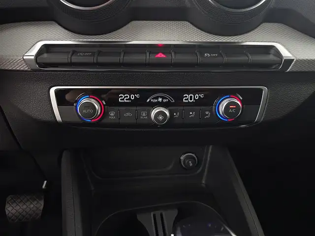 Audi Q2 view 13