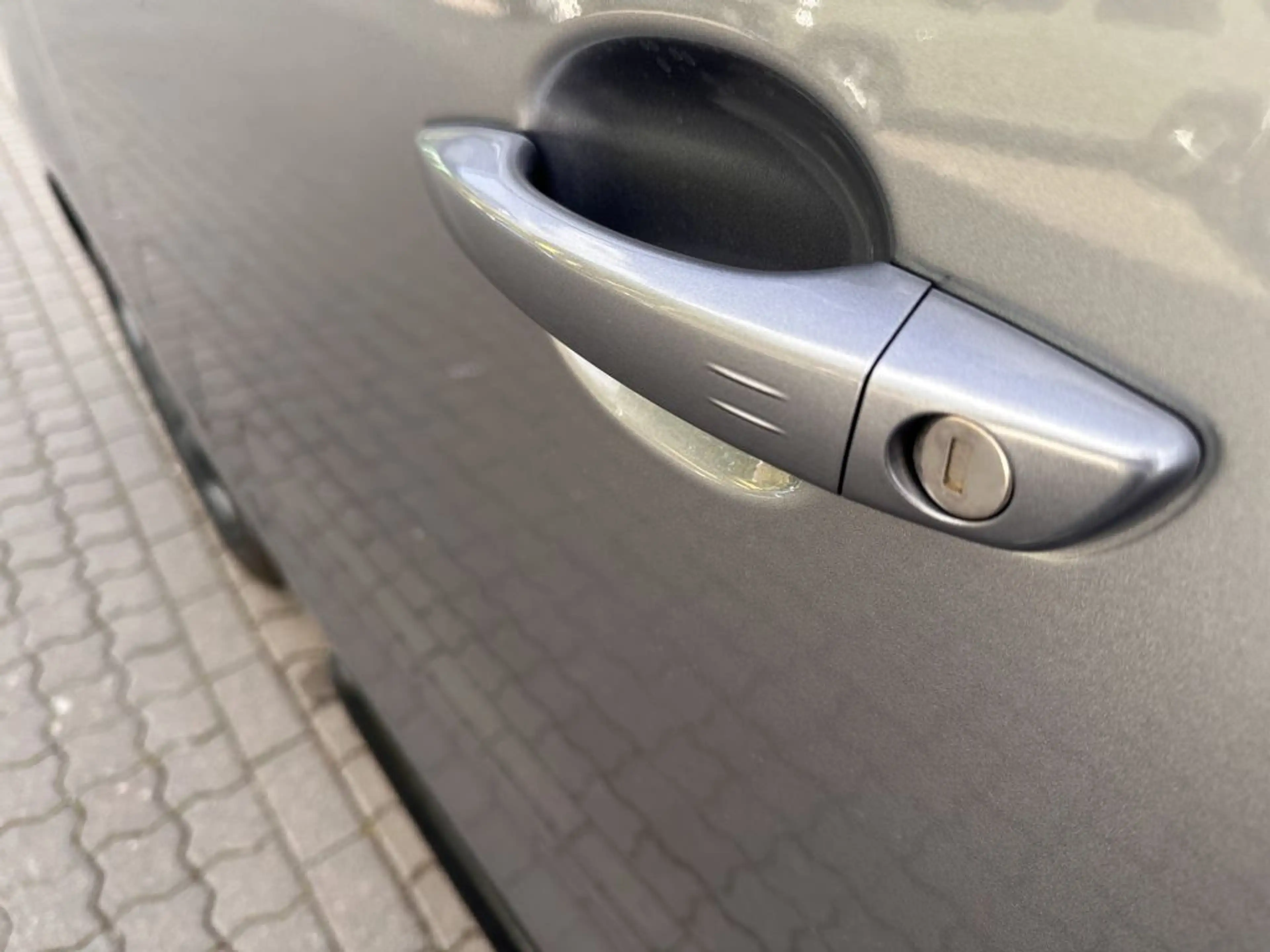 Opel Vivaro 2.2 Diesel DOKA 5-Sitzer 2 Schiebetüren — photo 7
