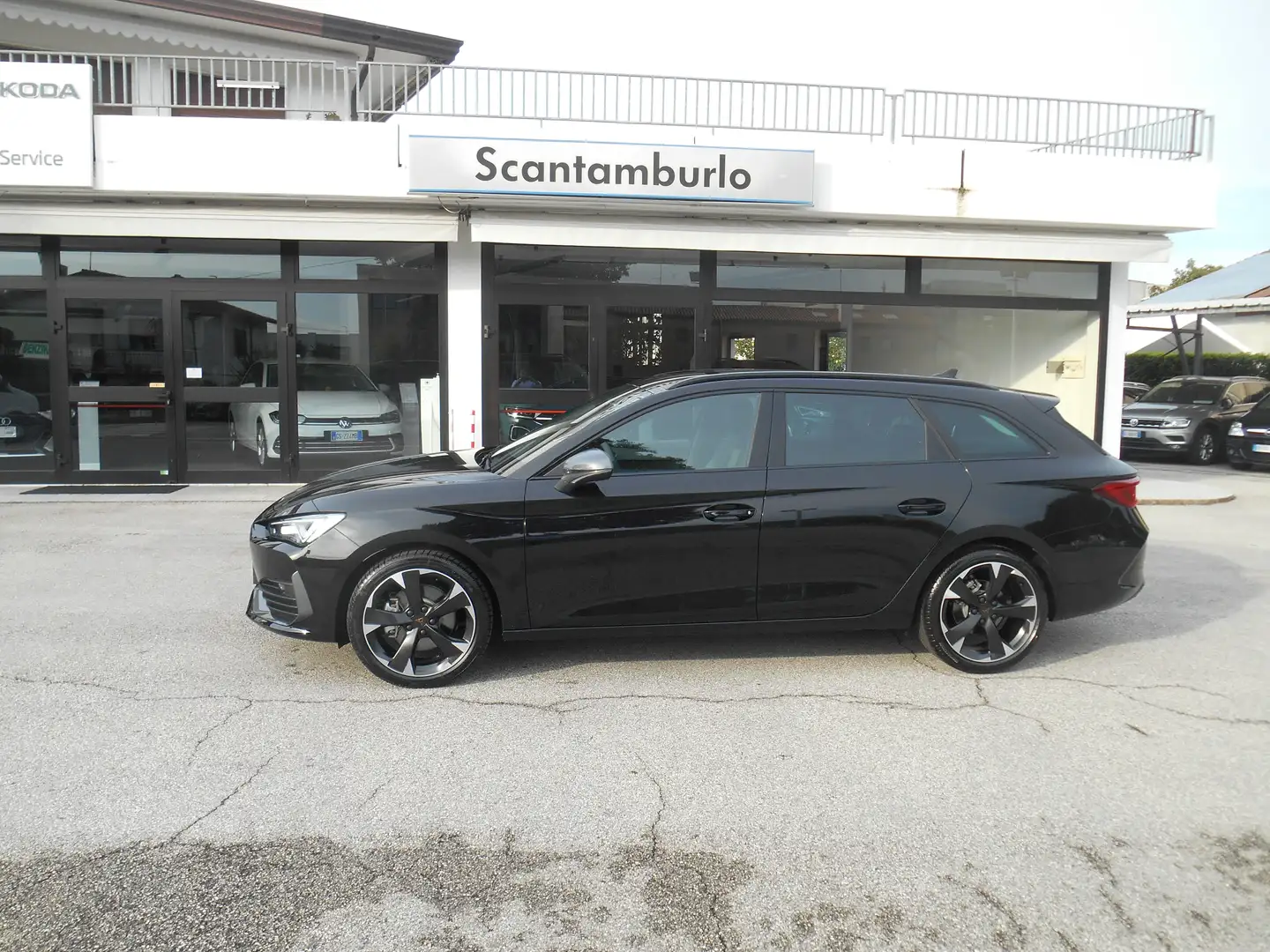CUPRA Leon Leon Sportstourer 2.0 tdi 150cv dsg Černá - 1
