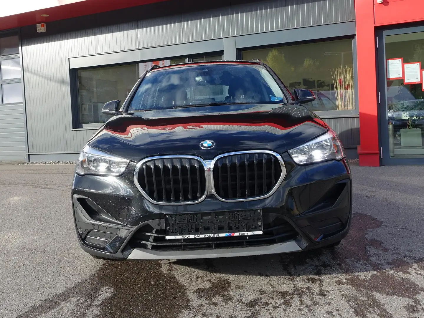 BMW X1 sDrive 18 d Advantage Schwarz - 1