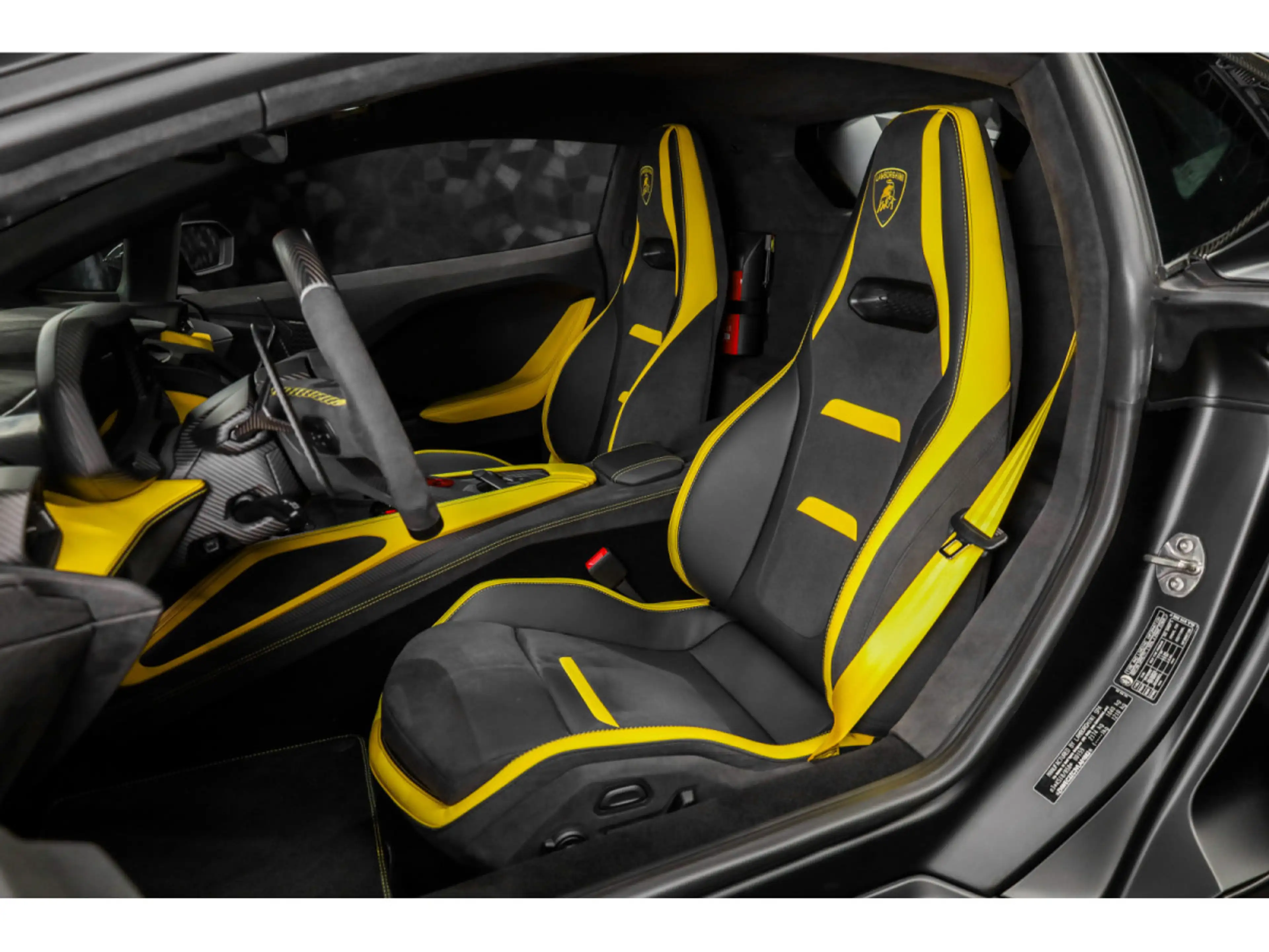 Lamborghini Temerario V8 - NERO NEMESIS — photo 9