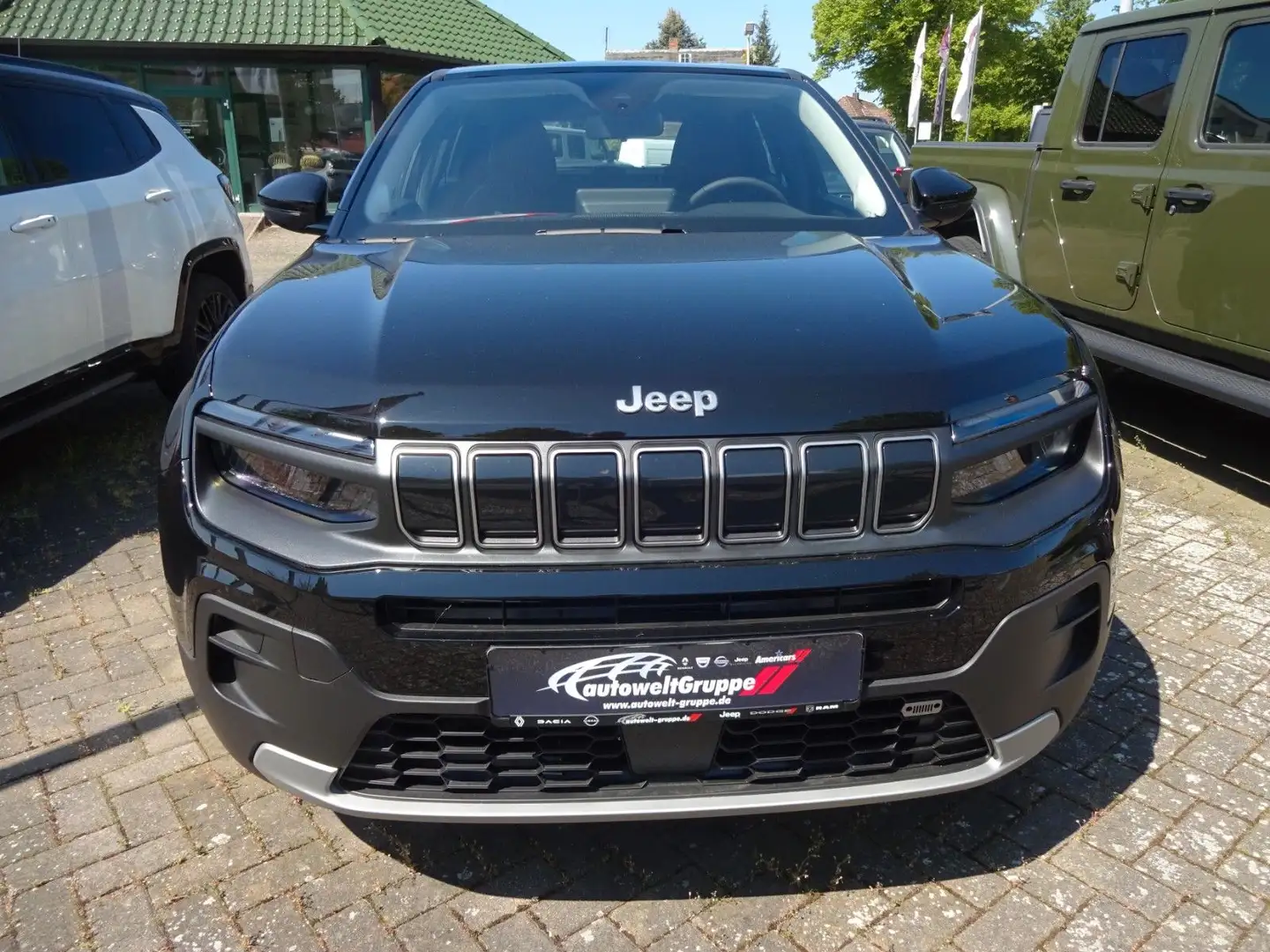 Jeep Avenger e-Hybrid Altitude / Winter&Infotainment Nero - 1