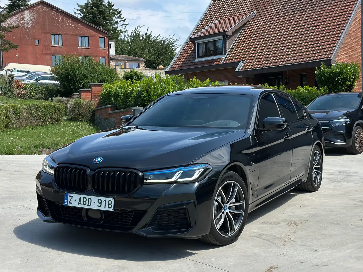 BMW 520 520e M *Black edition/Toit/ Full Options* Garantie Noir - 1