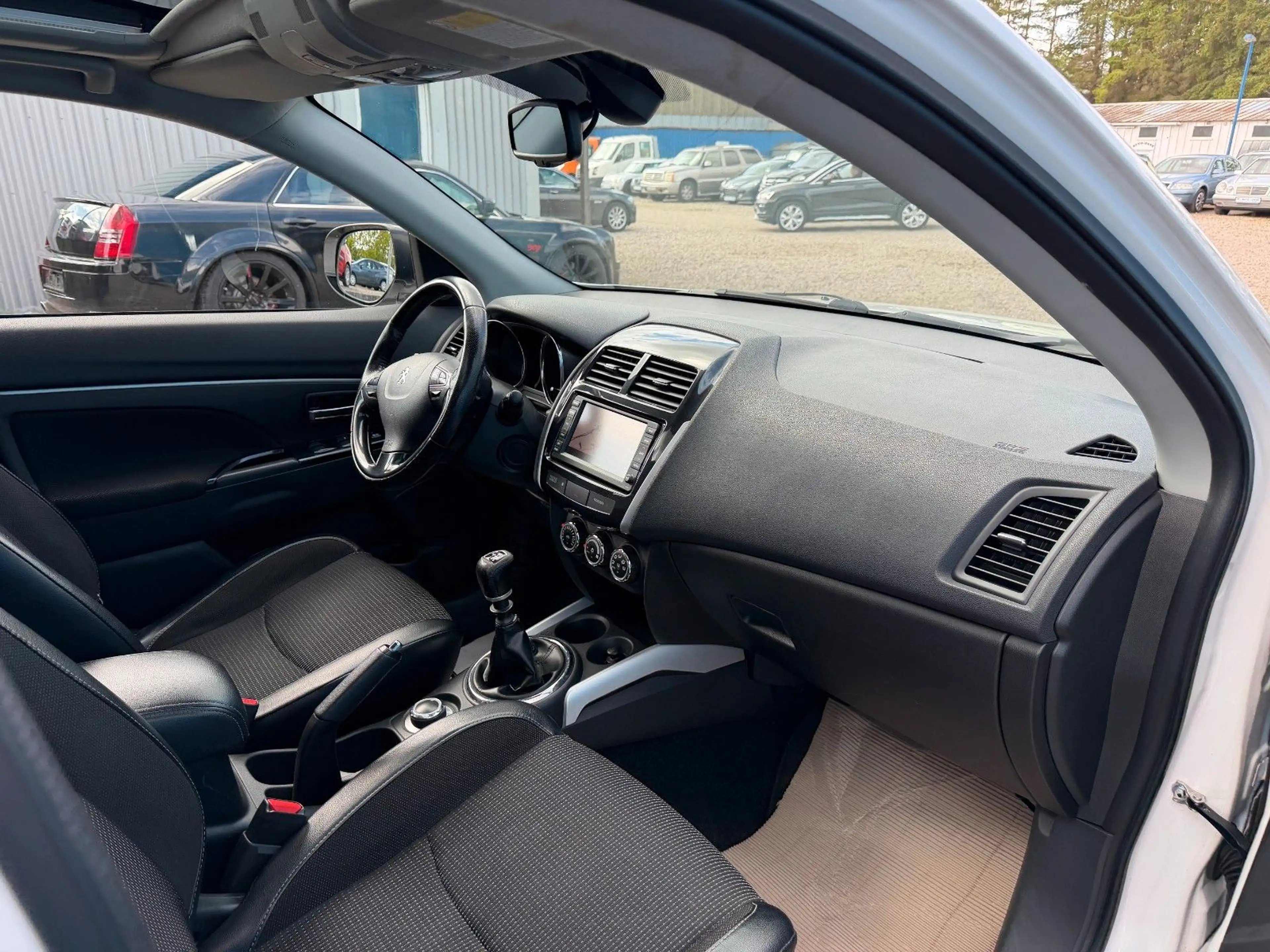 Peugeot 4008 Allure 4WD**Navi*AHK*Keyles-GO** — photo 10