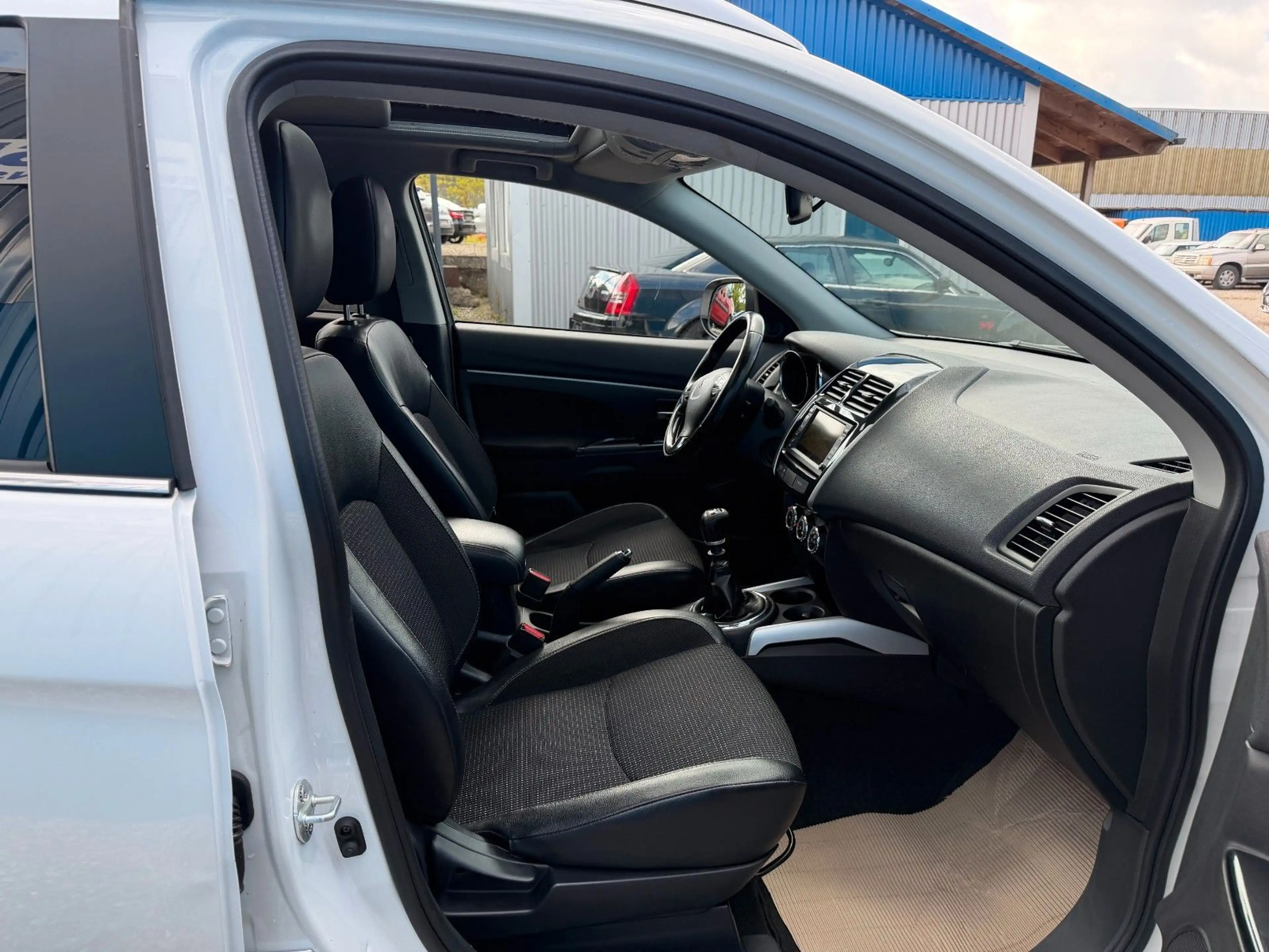 Peugeot 4008 Allure 4WD**Navi*AHK*Keyles-GO** — photo 9