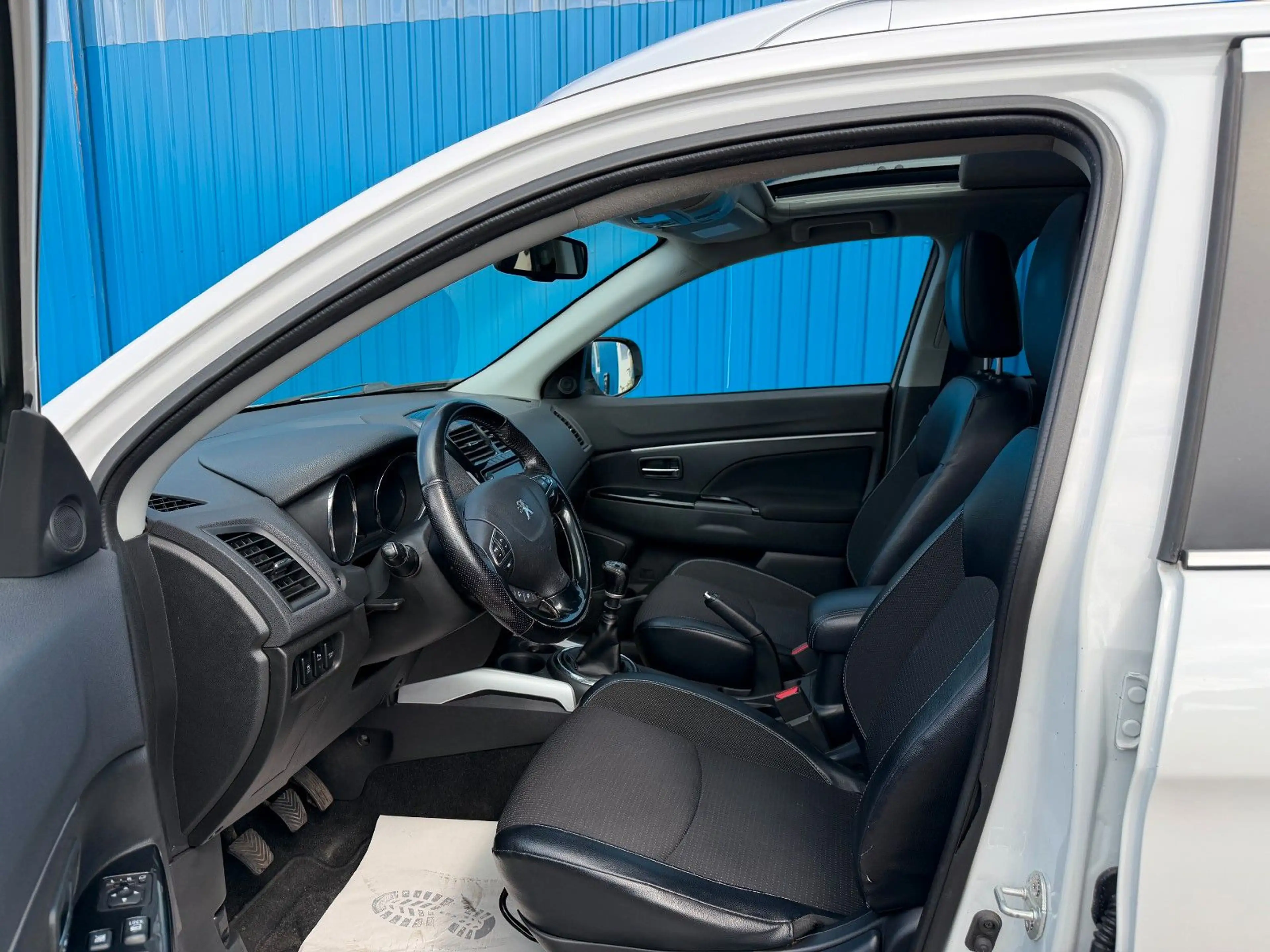 Peugeot 4008 Allure 4WD**Navi*AHK*Keyles-GO** — photo 8