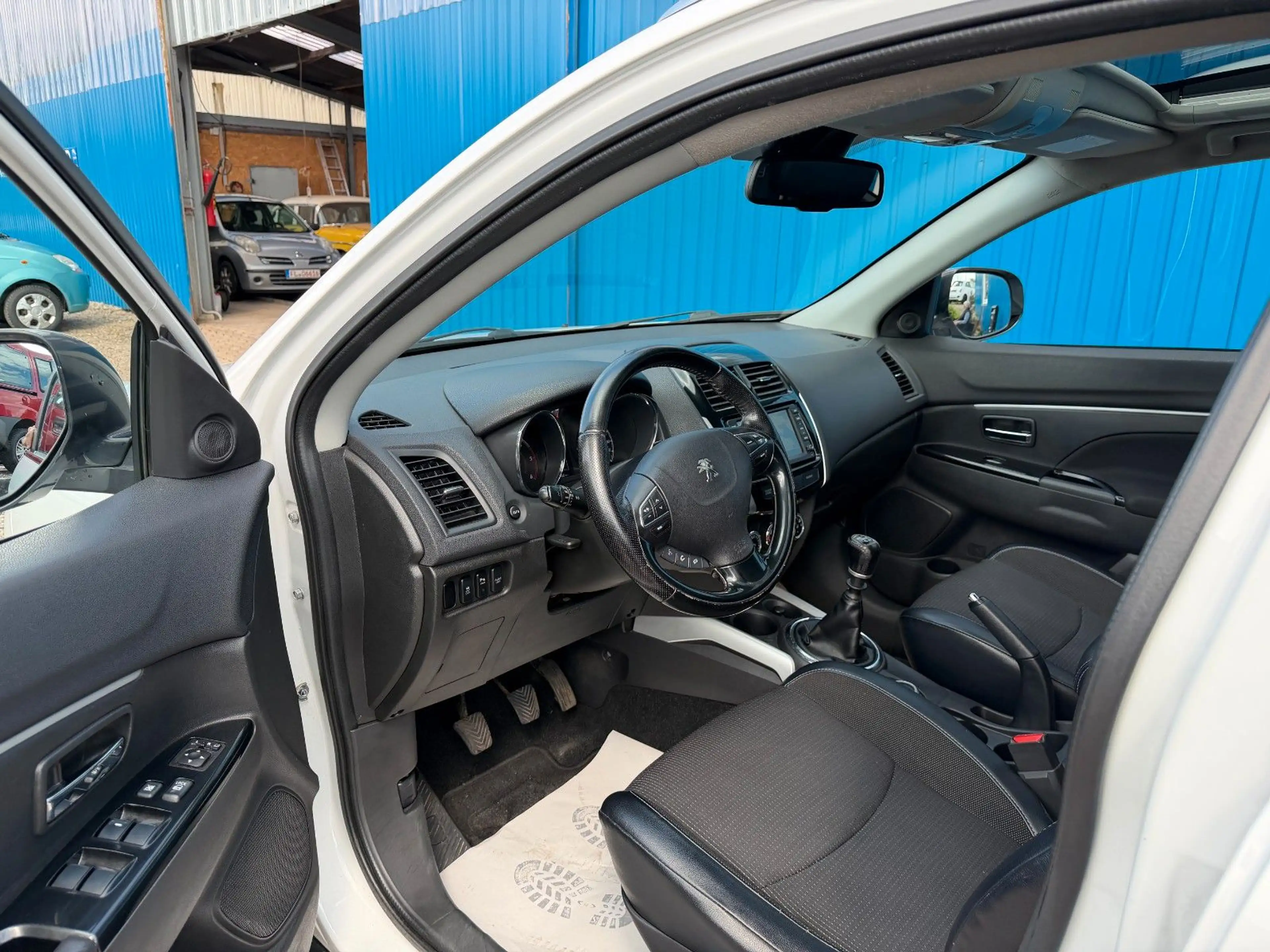 Peugeot 4008 Allure 4WD**Navi*AHK*Keyles-GO** — photo 7