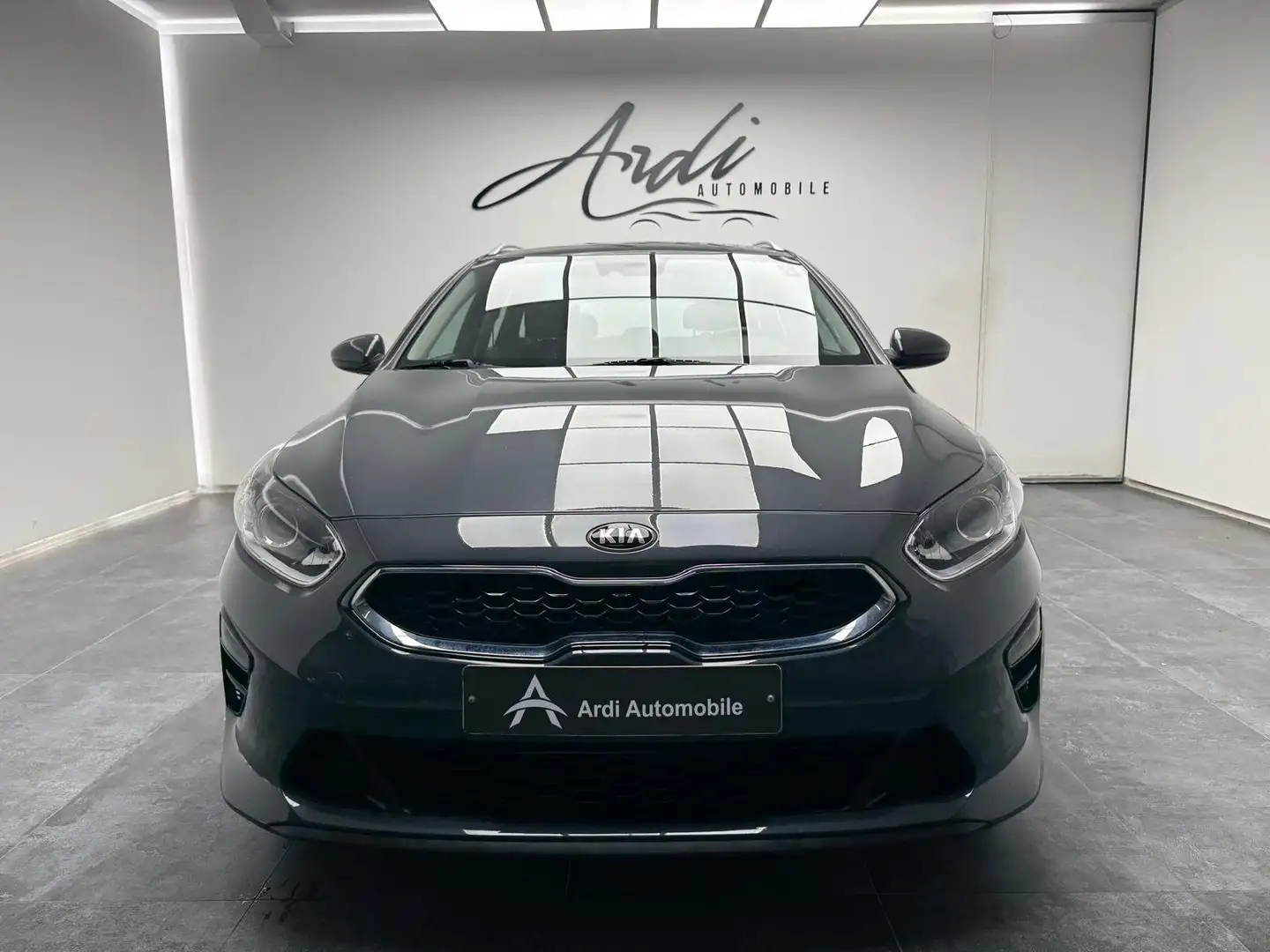Kia Ceed SW / cee'd SW 1.4i *GARANTIE*CAMERA*BLUETOOTH*GPS*CAPTEURS* Grijs - 2