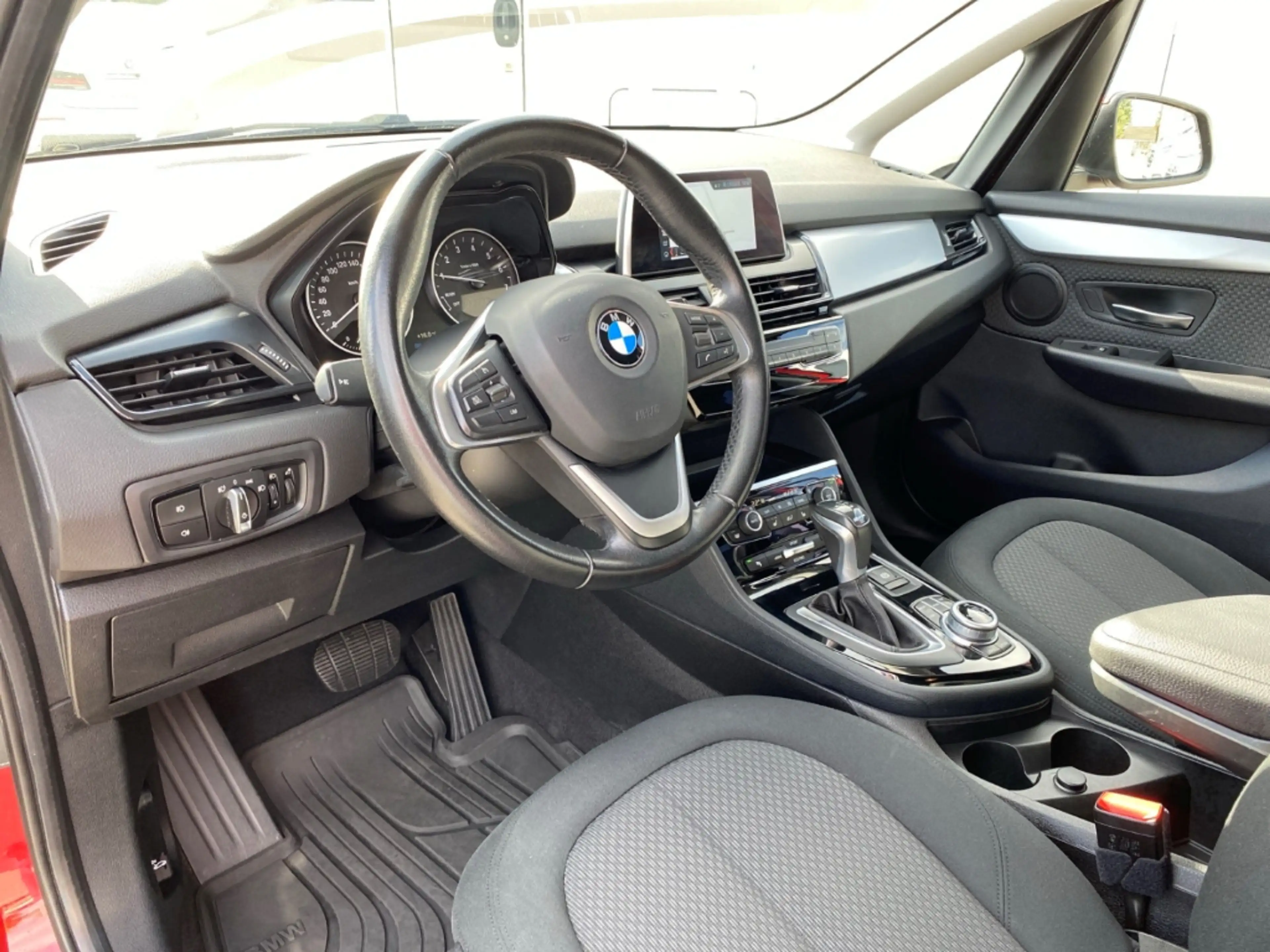 BMW 225 Active Tourer xe iPerformance NAVI+KLIMA+PDC — photo 10