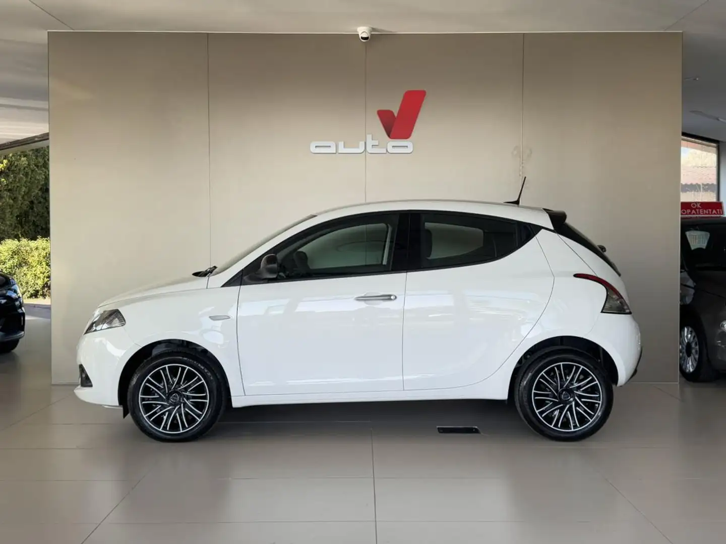 Lancia Ypsilon 1.0 FireFly 5 porte S&S Hybrid Gold KM ZERO Blanco - 1