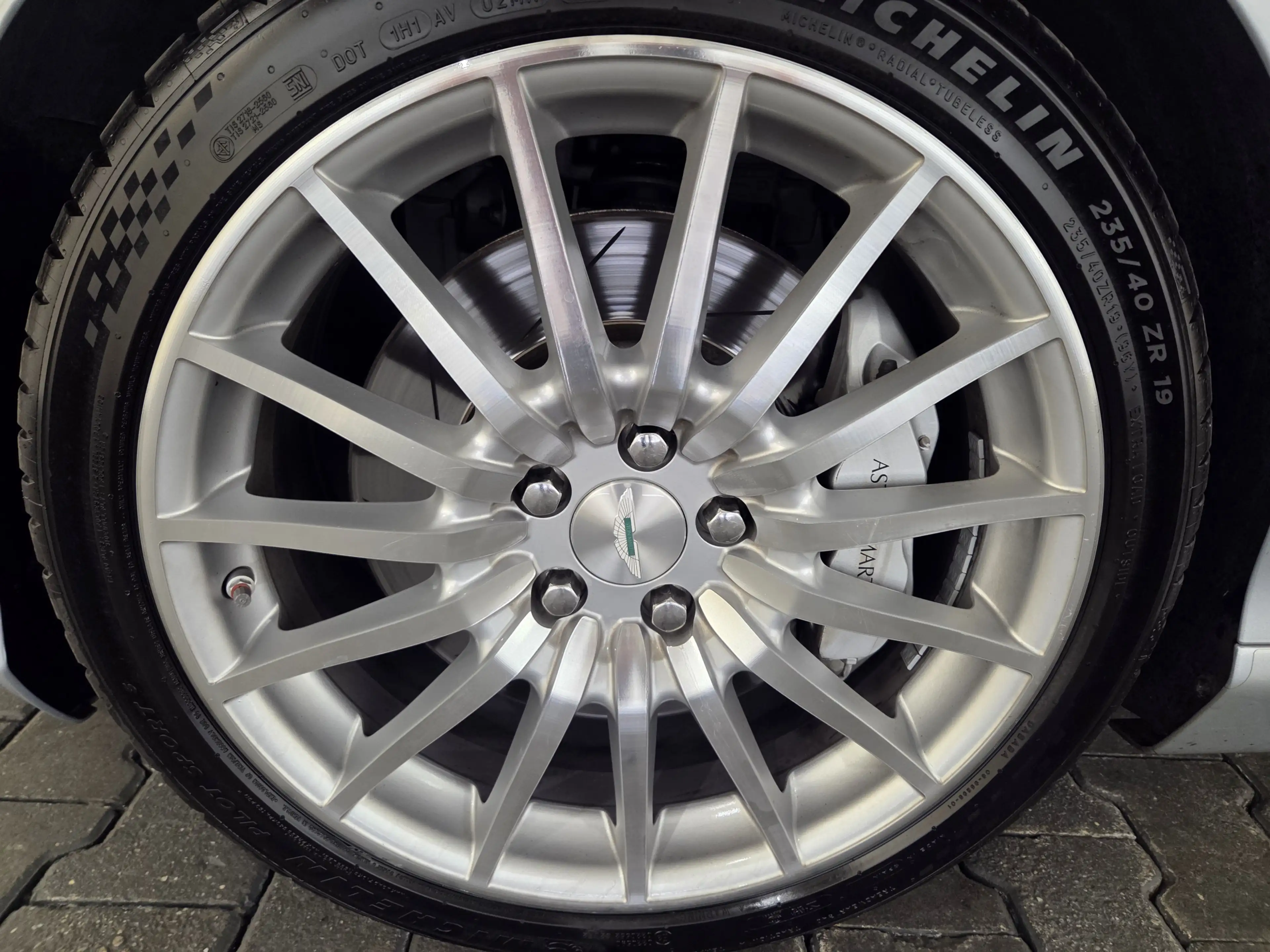 Aston Martin DB9 Volante 6,0 V12, deutsch, Traumzustand — photo 9
