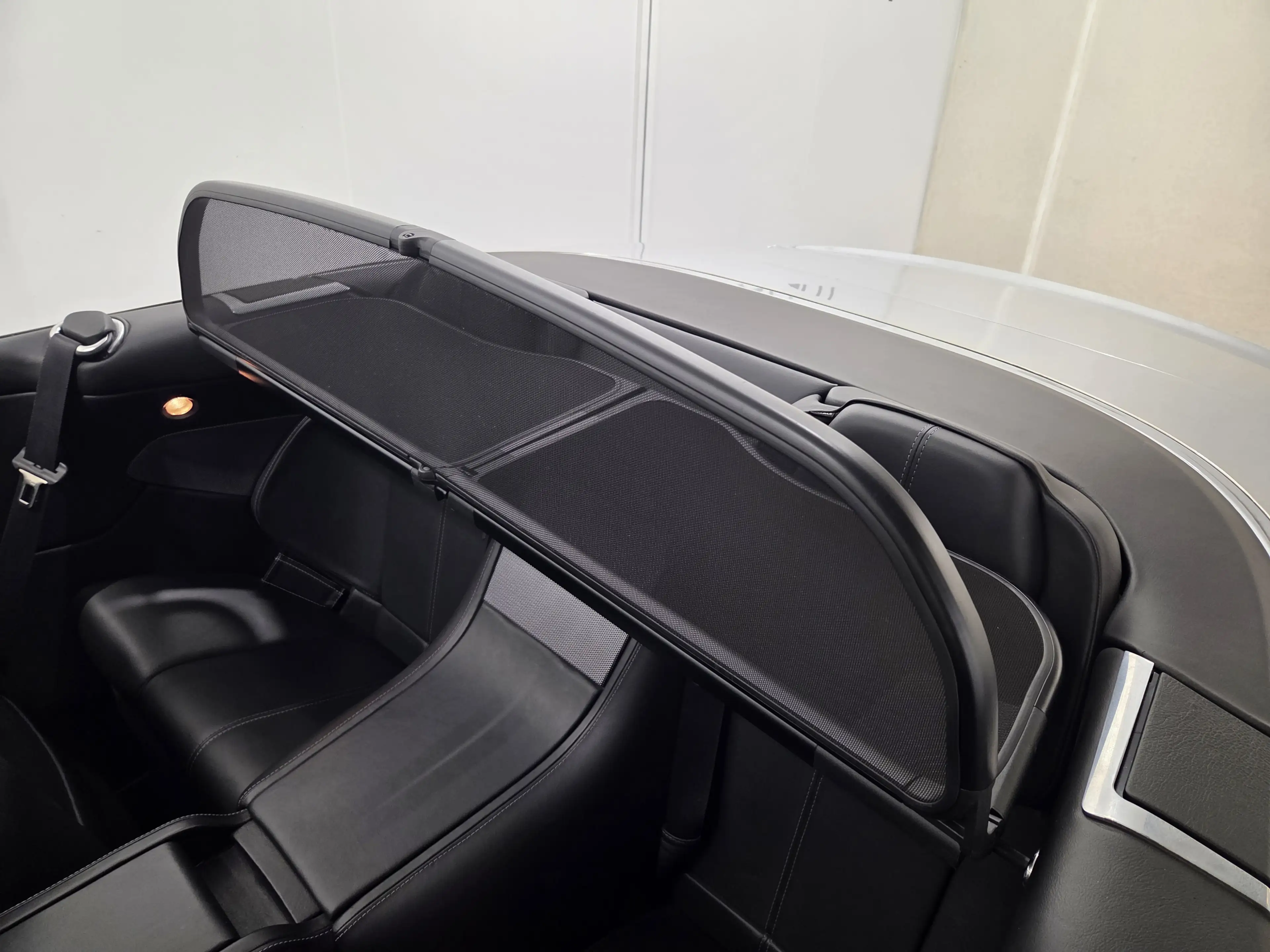 Aston Martin DB9 Volante 6,0 V12, deutsch, Traumzustand — photo 12