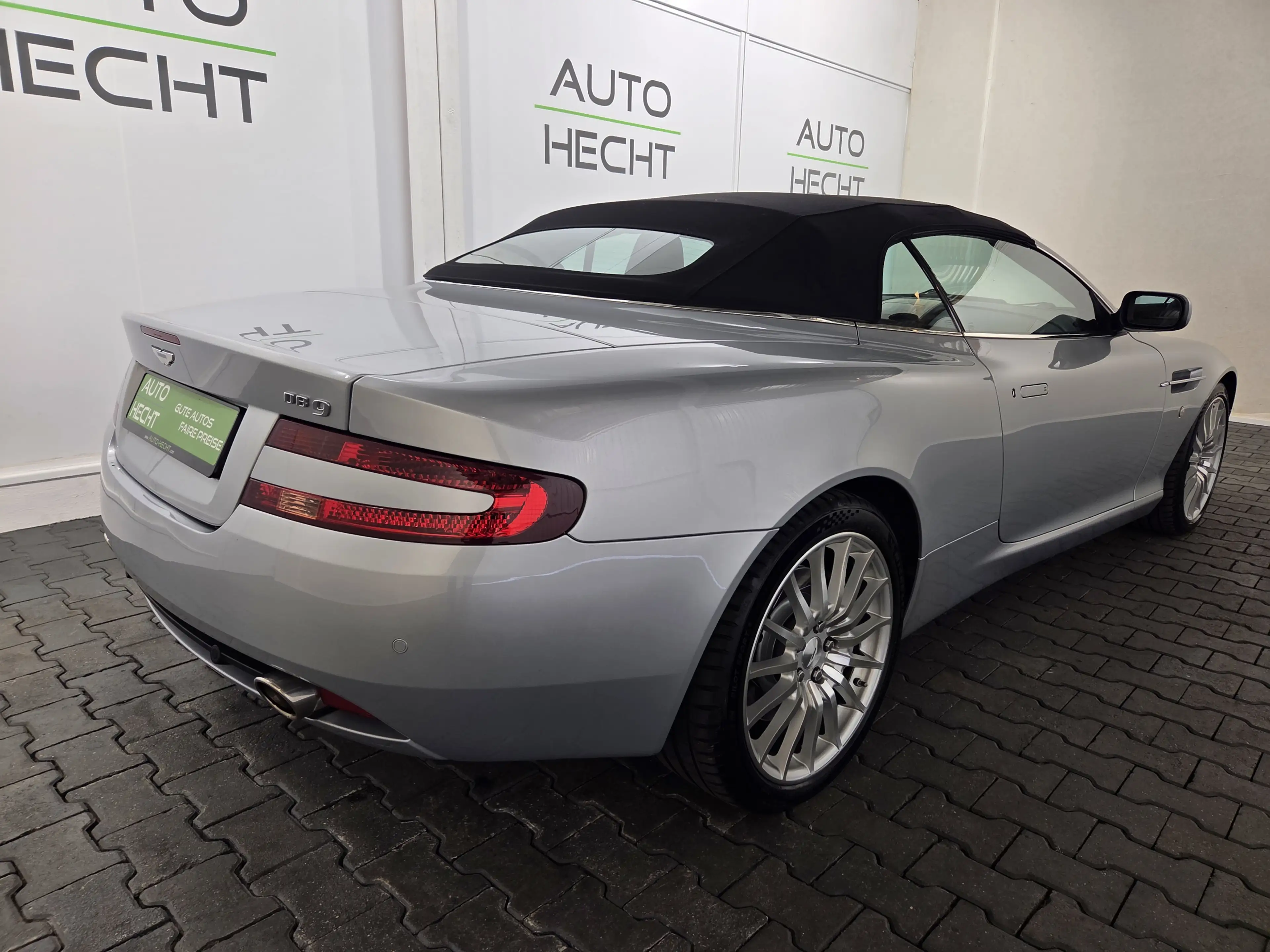 Aston Martin DB9 Volante 6,0 V12, deutsch, Traumzustand — photo 25