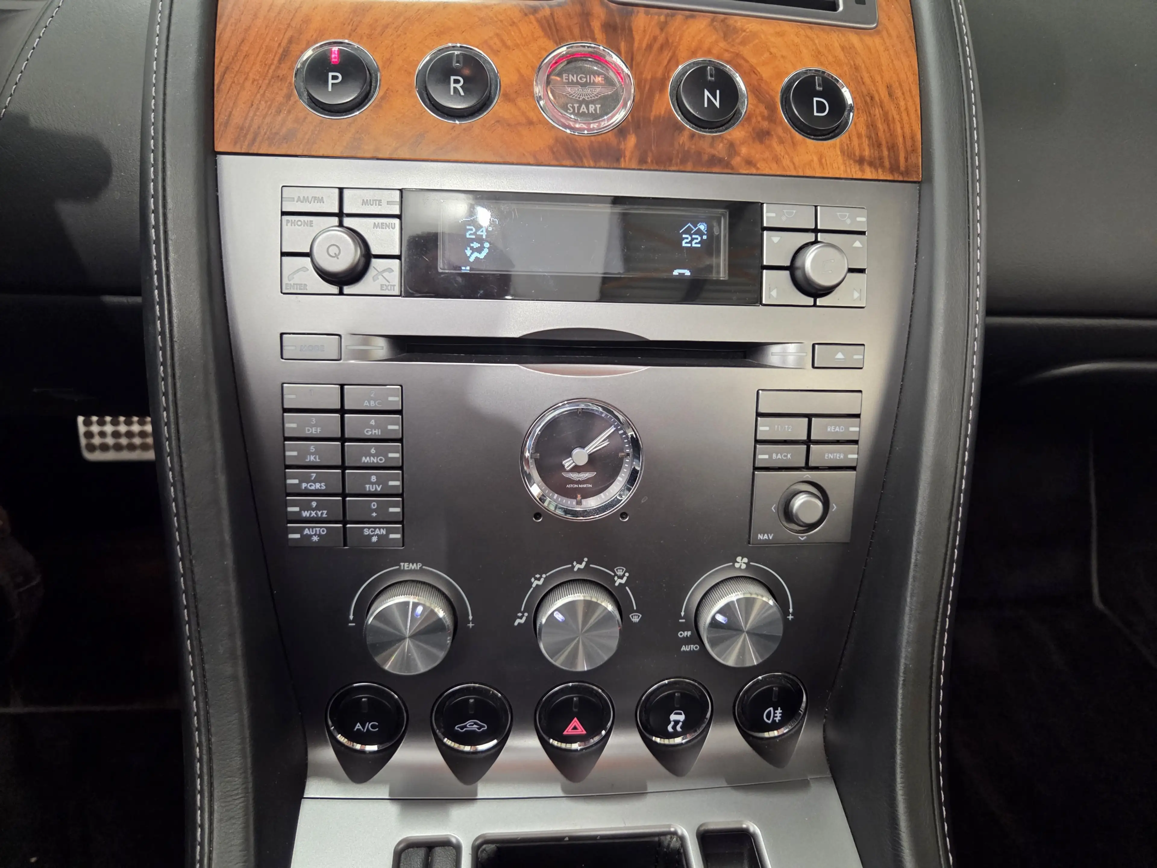 Aston Martin DB9 Volante 6,0 V12, deutsch, Traumzustand — photo 17