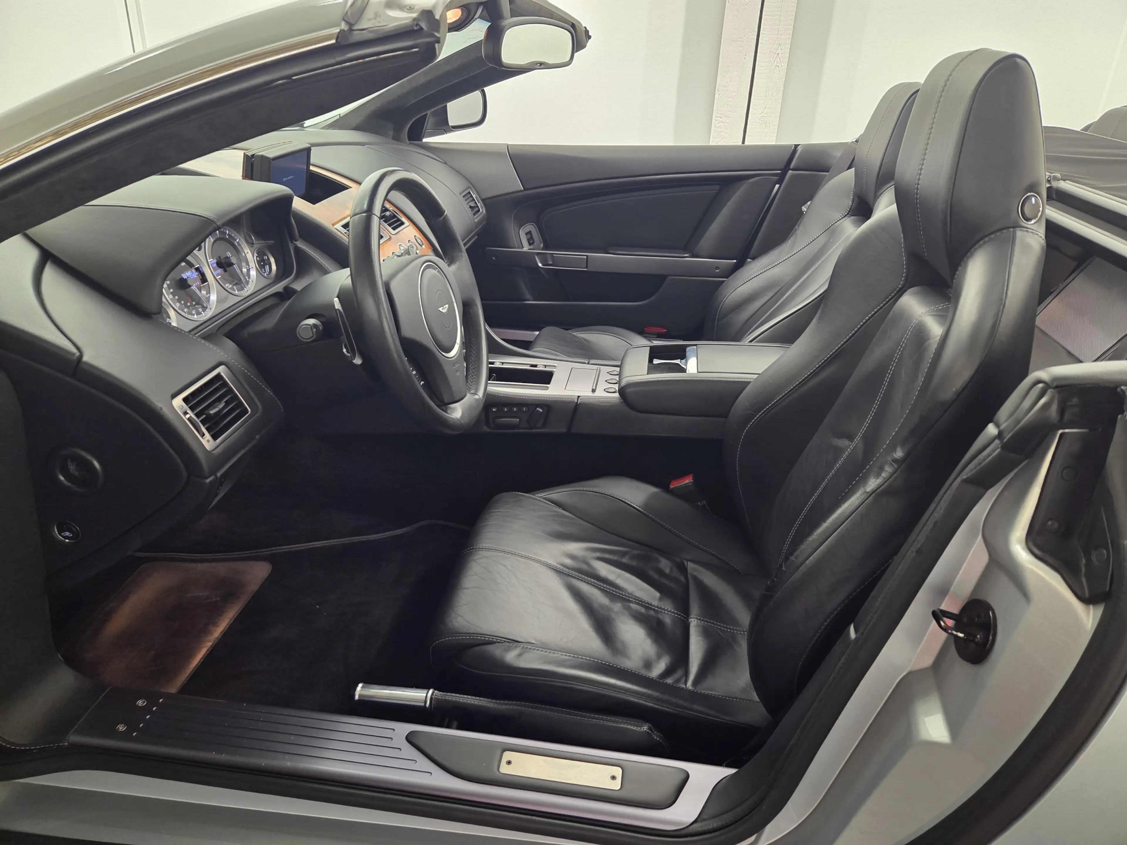 Aston Martin DB9 Volante 6,0 V12, deutsch, Traumzustand — photo 10