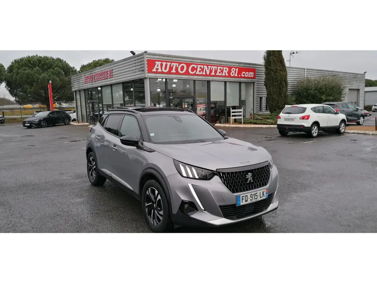 Peugeot 2008 1.5 BlueHDi 130 EAT8 GT Line +TOIT OUVRANT+ATTELAGE Grau - 1