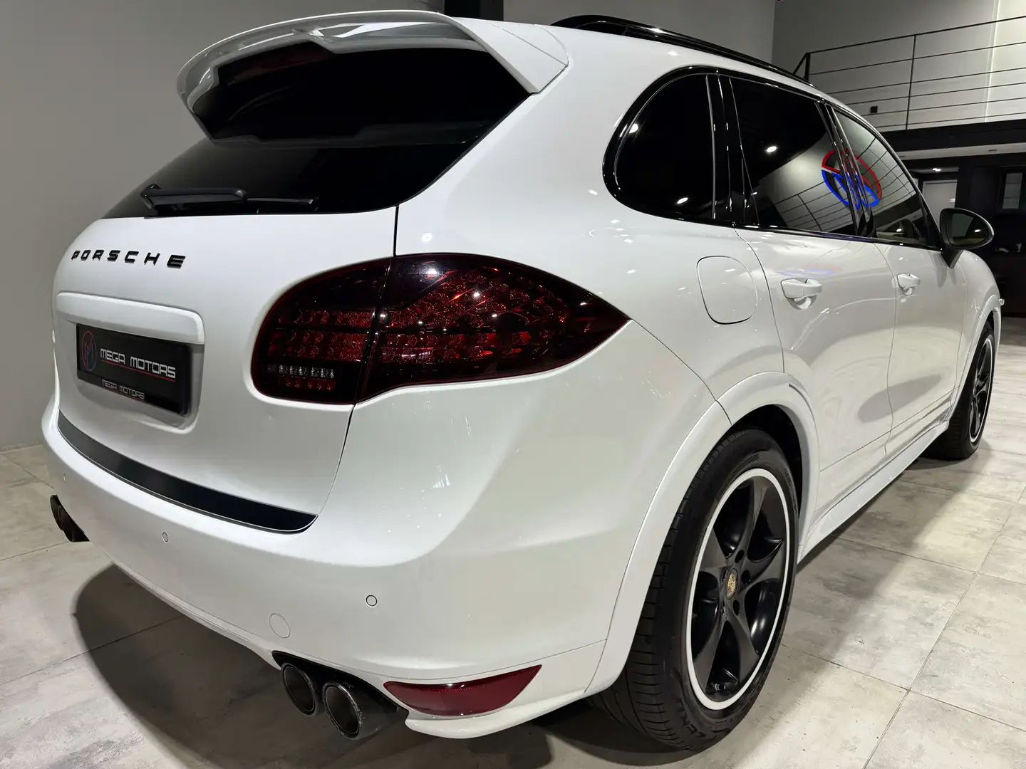 Porsche Cayenne 3.0d 245CV \KiT GTS D'ORiGiNE\  FULL CARNET Bianco - 2