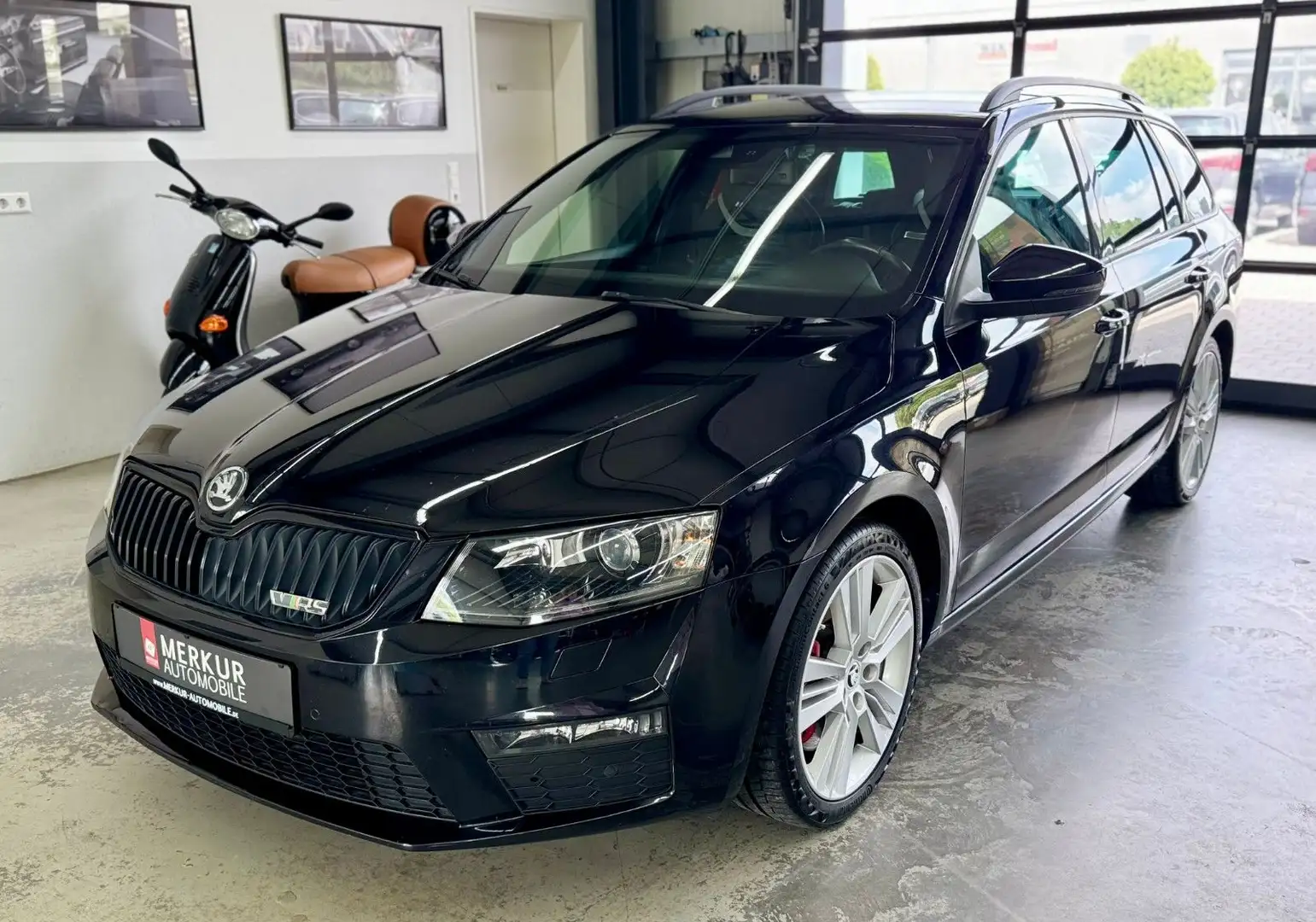 Skoda Octavia 2.0 TSI DSG Combi RS+Navi+Canton+AHK+18" Zwart - 1