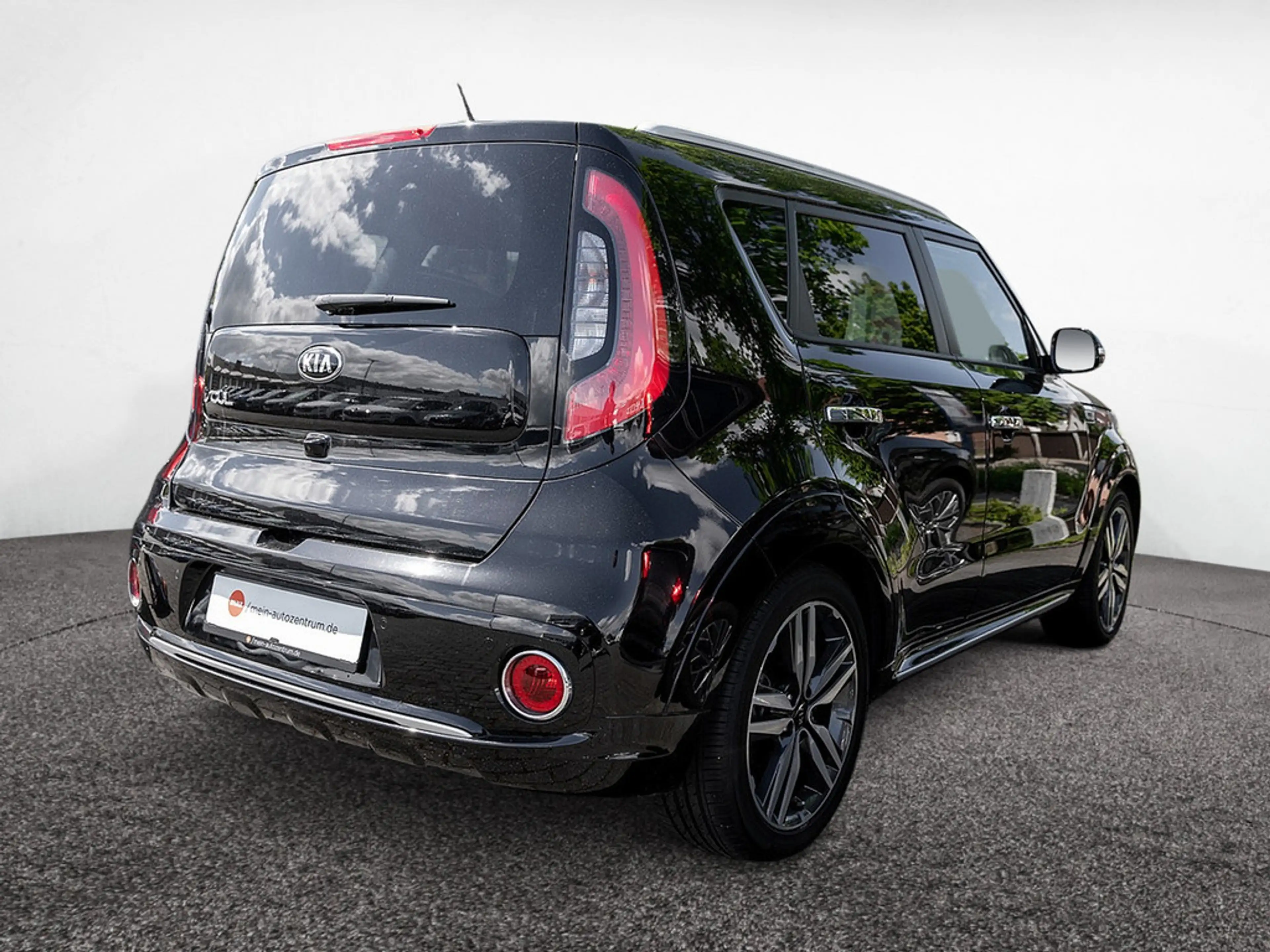 Kia Soul 1.6 GDI Spirit PANO SHZ KAM PDC TEMP BT — photo 4