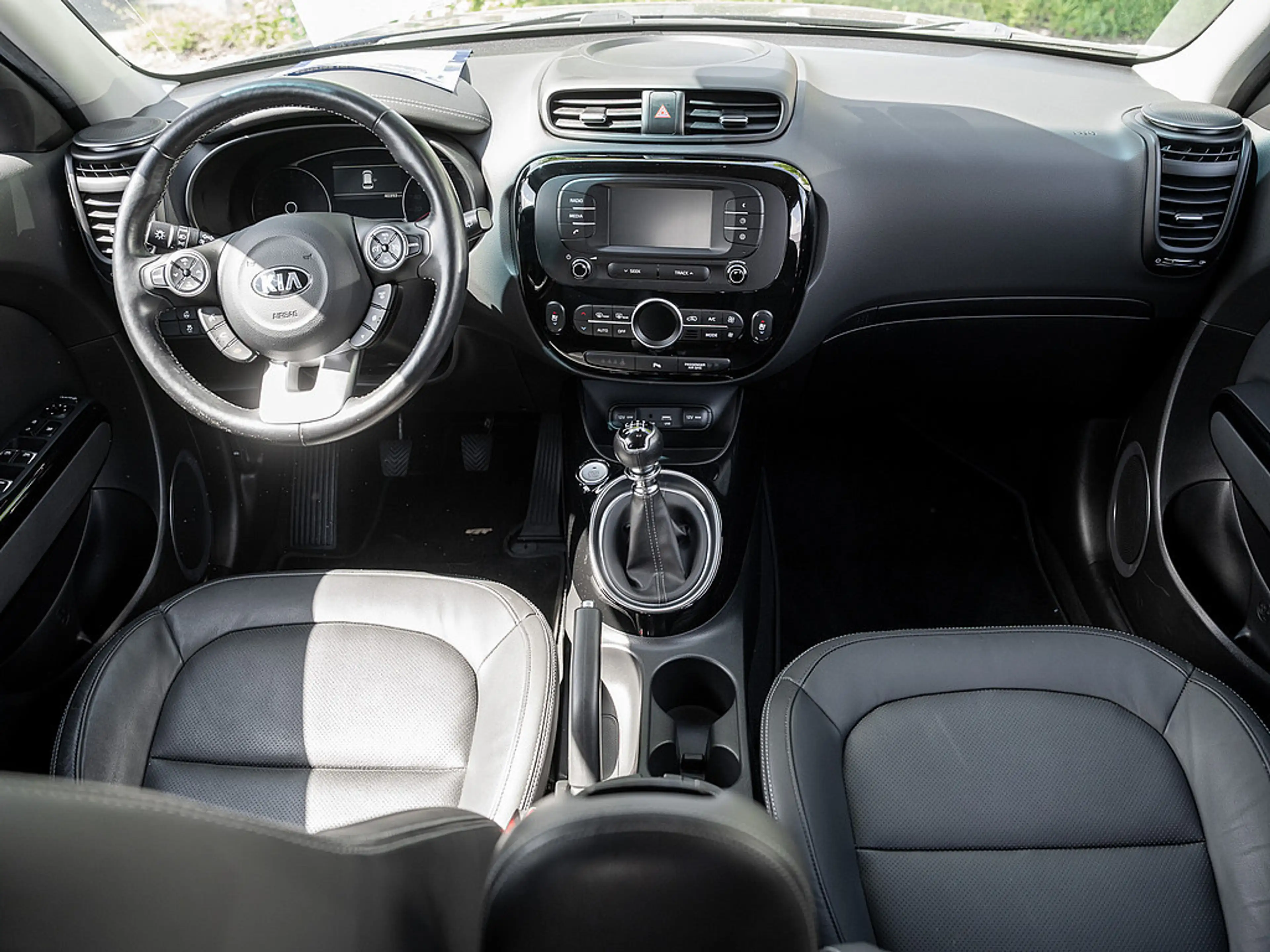 Kia Soul 1.6 GDI Spirit PANO SHZ KAM PDC TEMP BT — photo 7