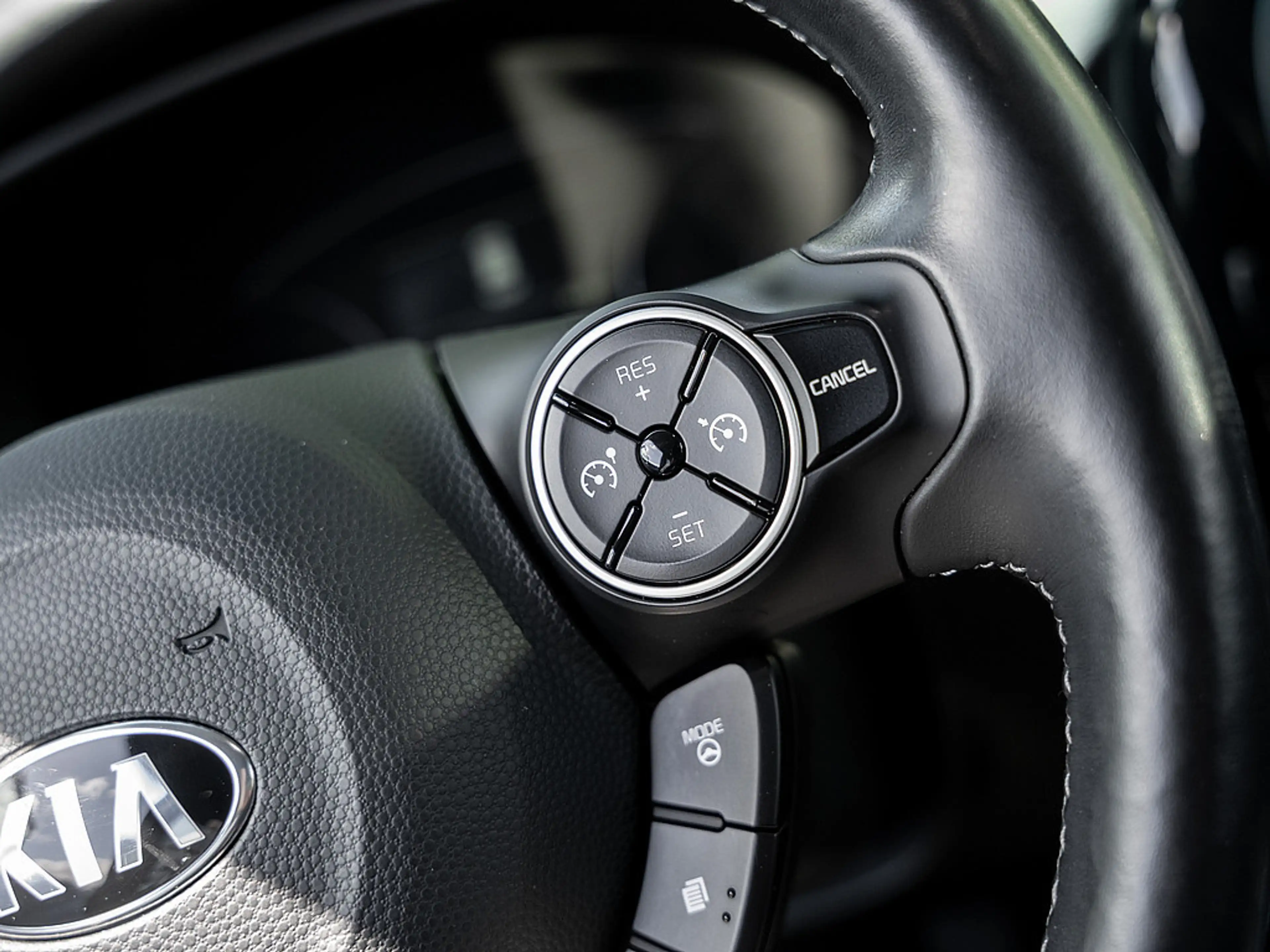 Kia Soul 1.6 GDI Spirit PANO SHZ KAM PDC TEMP BT — photo 13