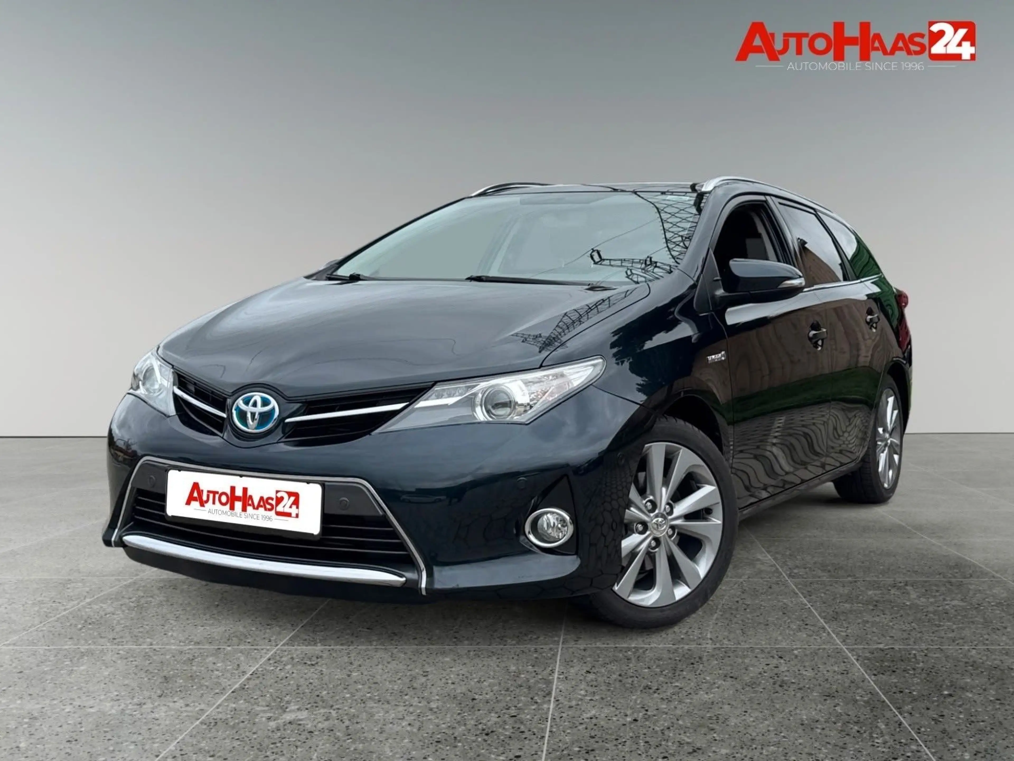 Toyota Auris Touring Sports Hybrid Life+ 1. Hand Navi — photo 3