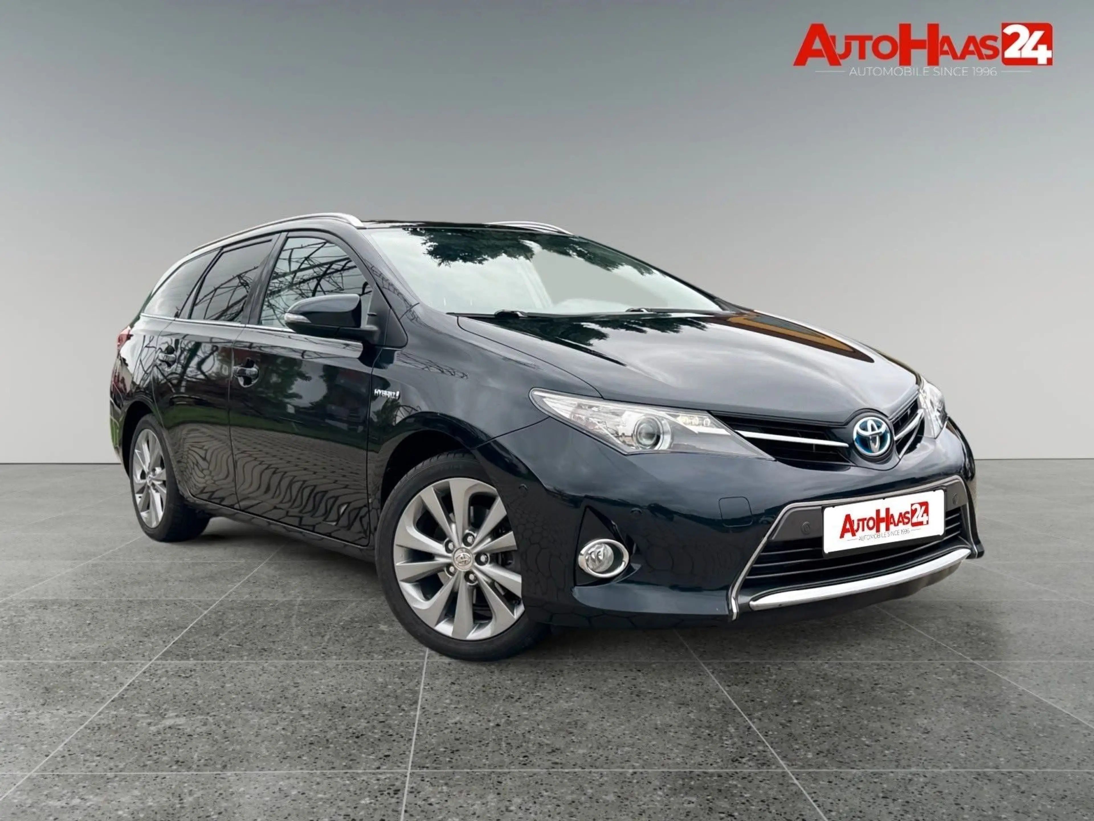 Toyota Auris Touring Sports Hybrid Life+ 1. Hand Navi