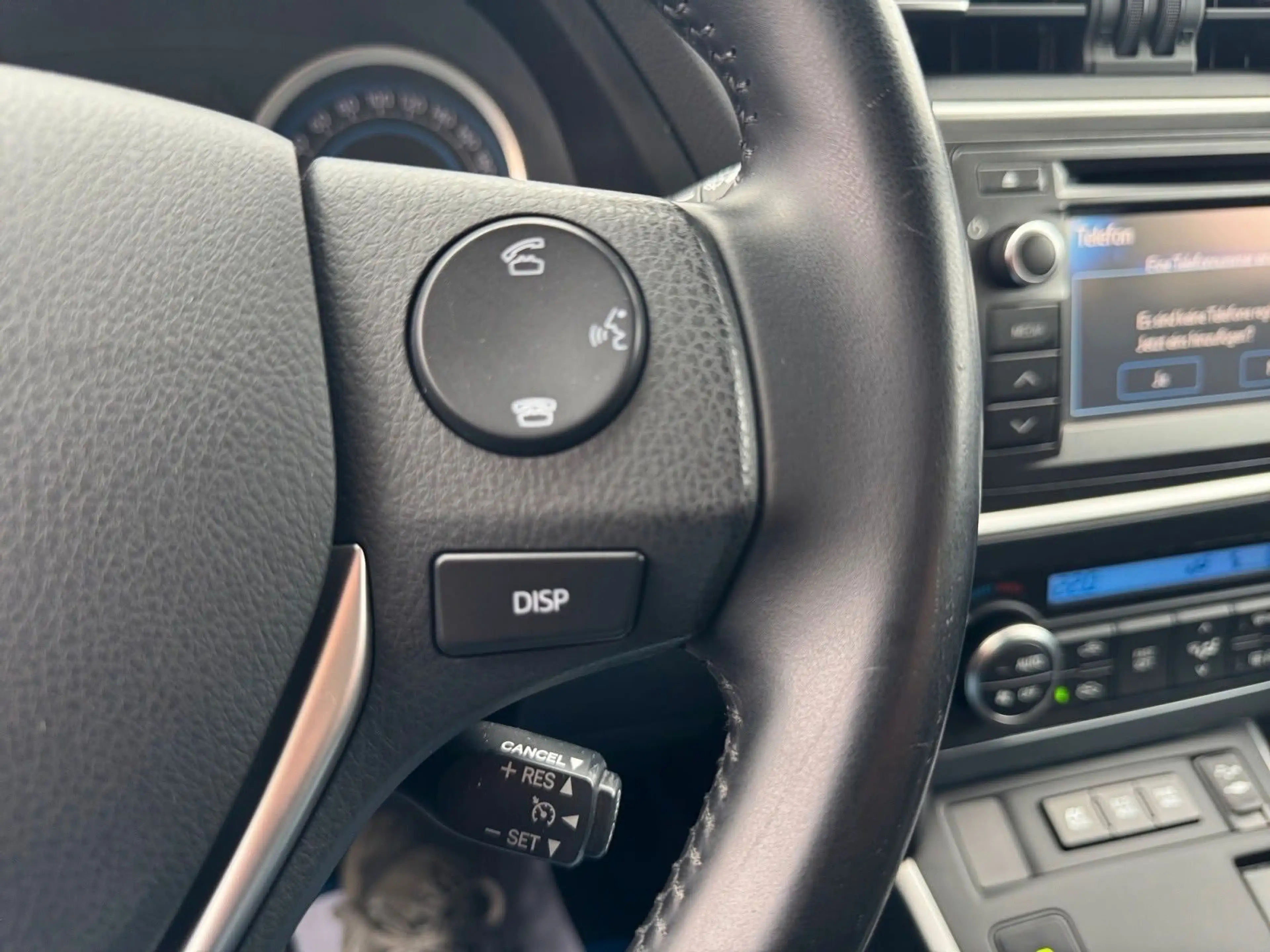 Toyota Auris Touring Sports Hybrid Life+ 1. Hand Navi — photo 14