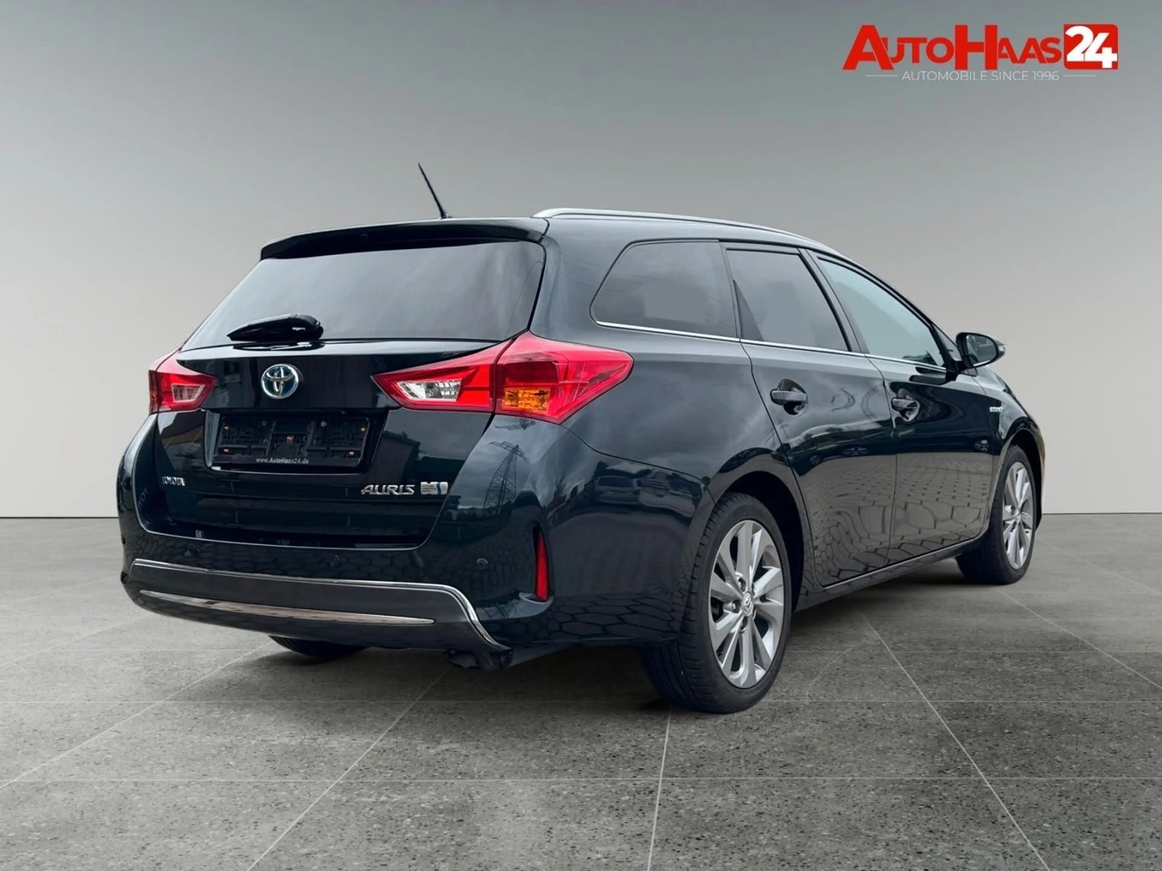 Toyota Auris Touring Sports Hybrid Life+ 1. Hand Navi — photo 8