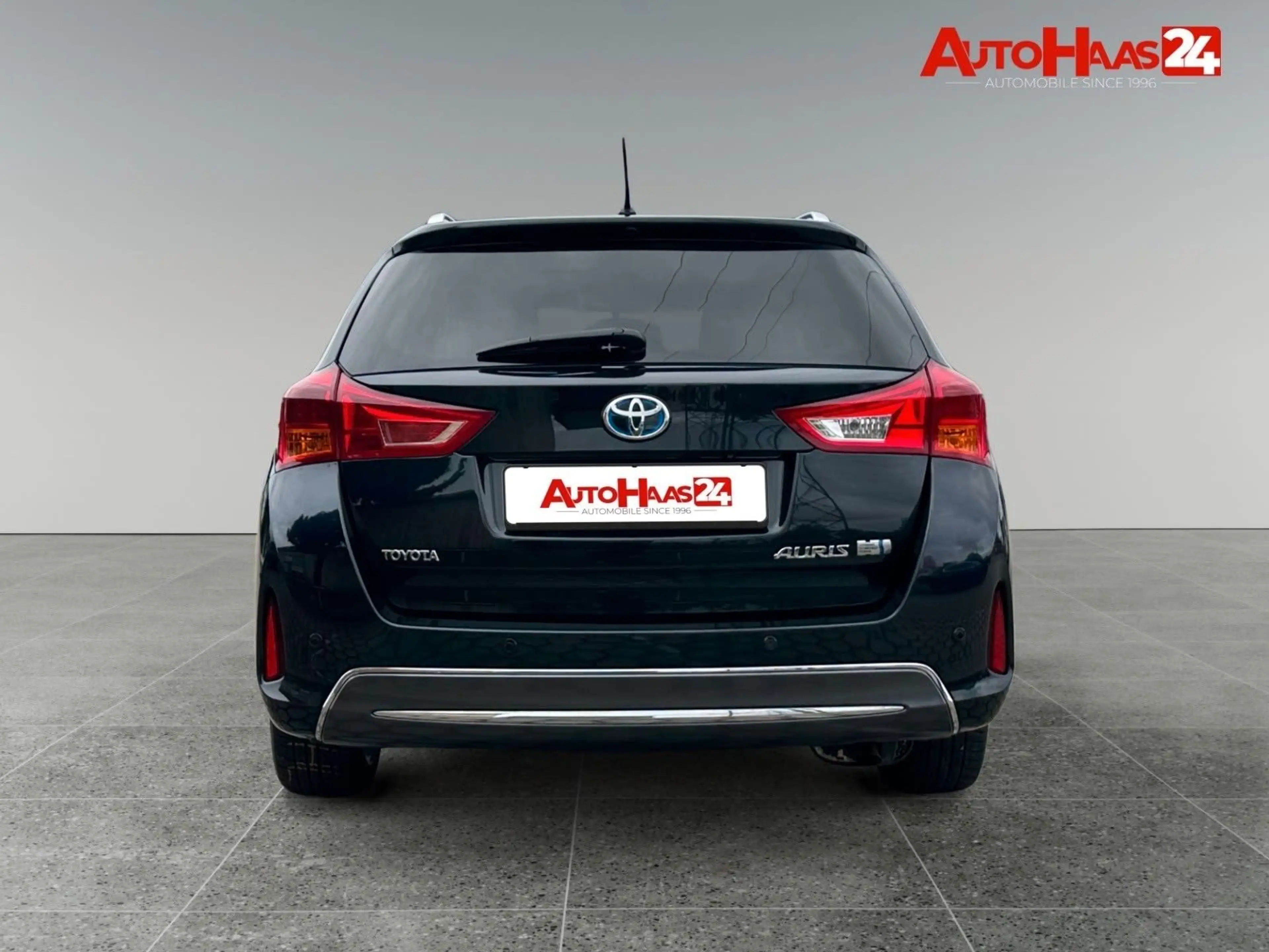 Toyota Auris Touring Sports Hybrid Life+ 1. Hand Navi — photo 7