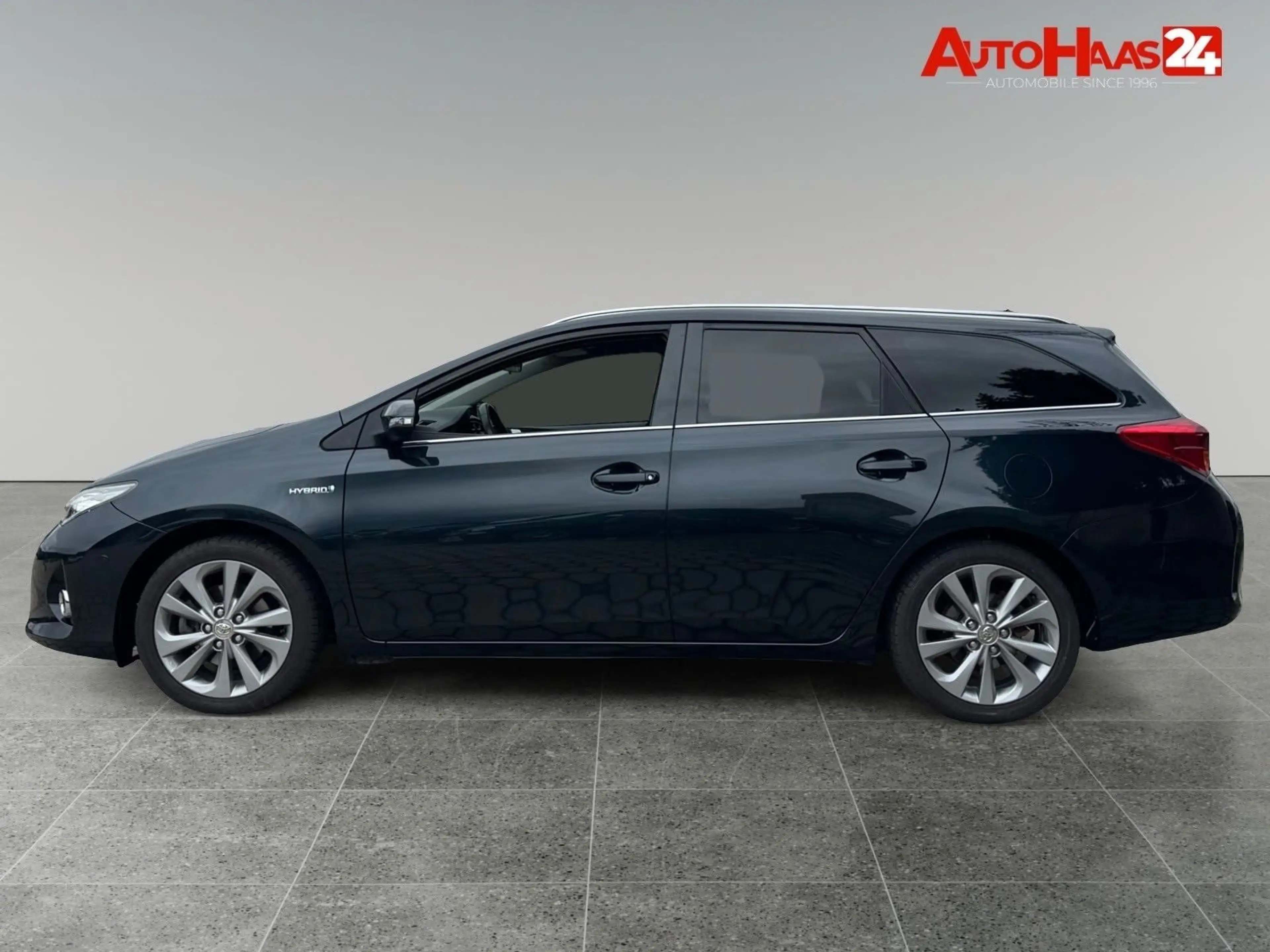 Toyota Auris Touring Sports Hybrid Life+ 1. Hand Navi — photo 5