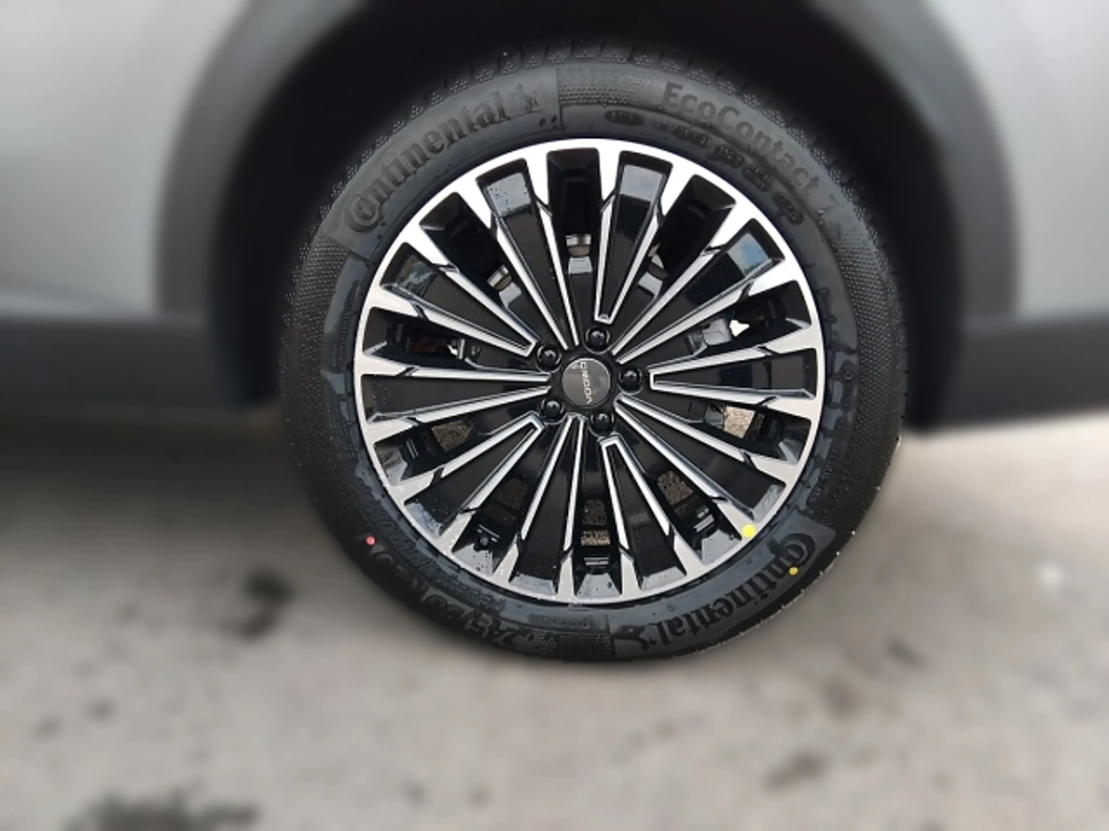 Omoda 9 Omoda 9 Plug-In Hybrid mit SHS und Allrad — photo 10