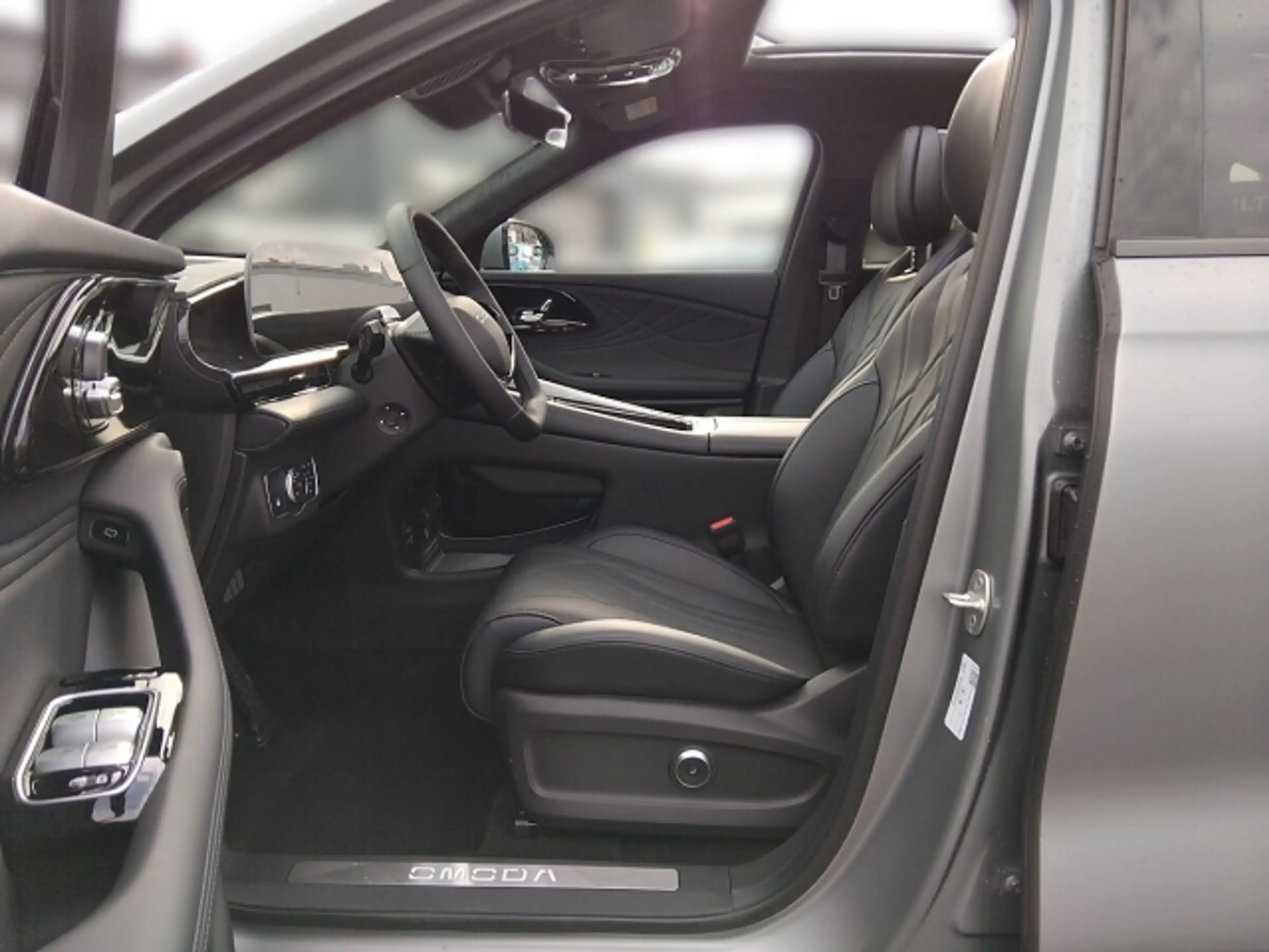 Omoda 9 Omoda 9 Plug-In Hybrid mit SHS und Allrad — photo 12