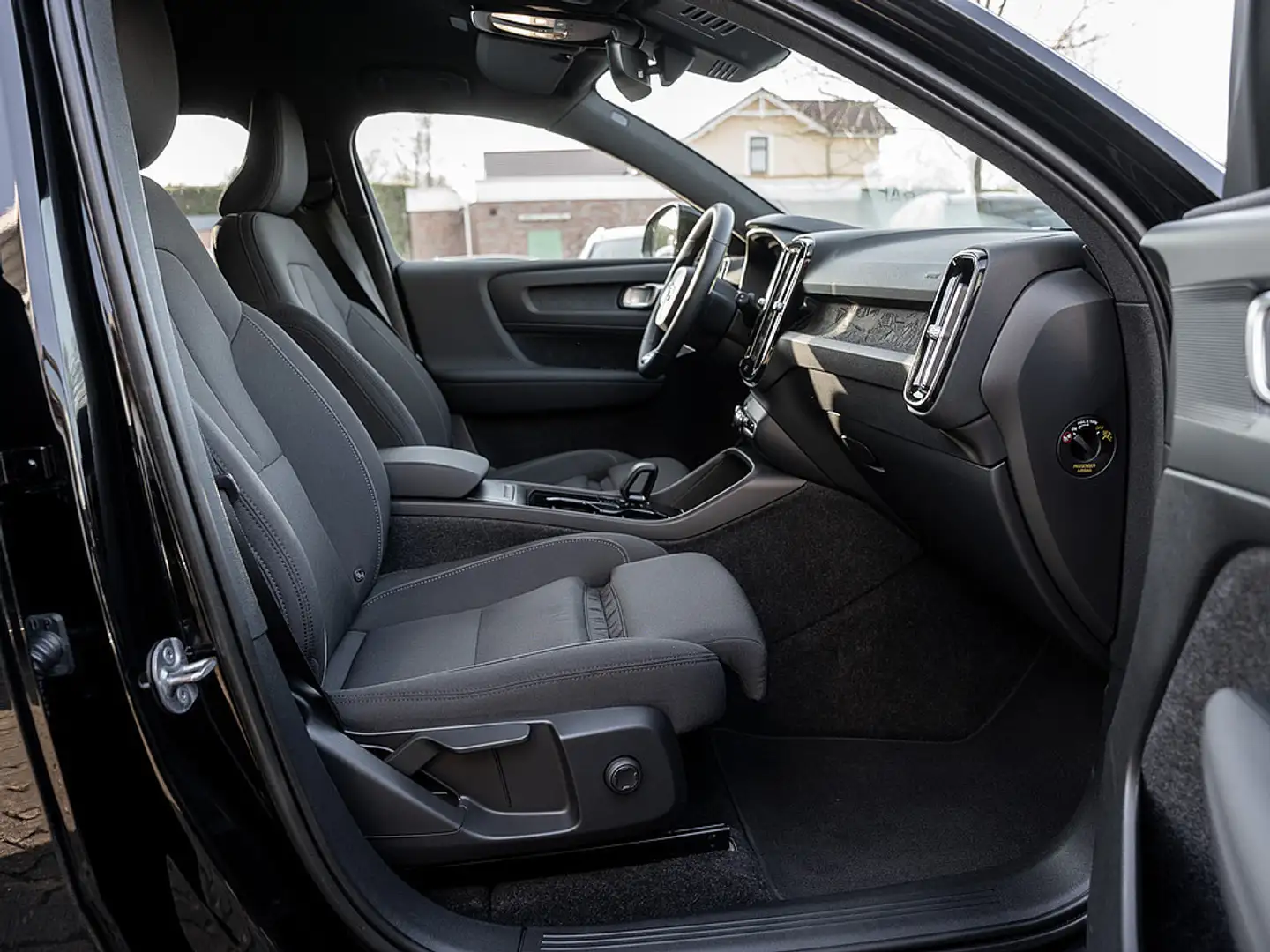 Volvo XC40 Recharge Core Schwarz - 2