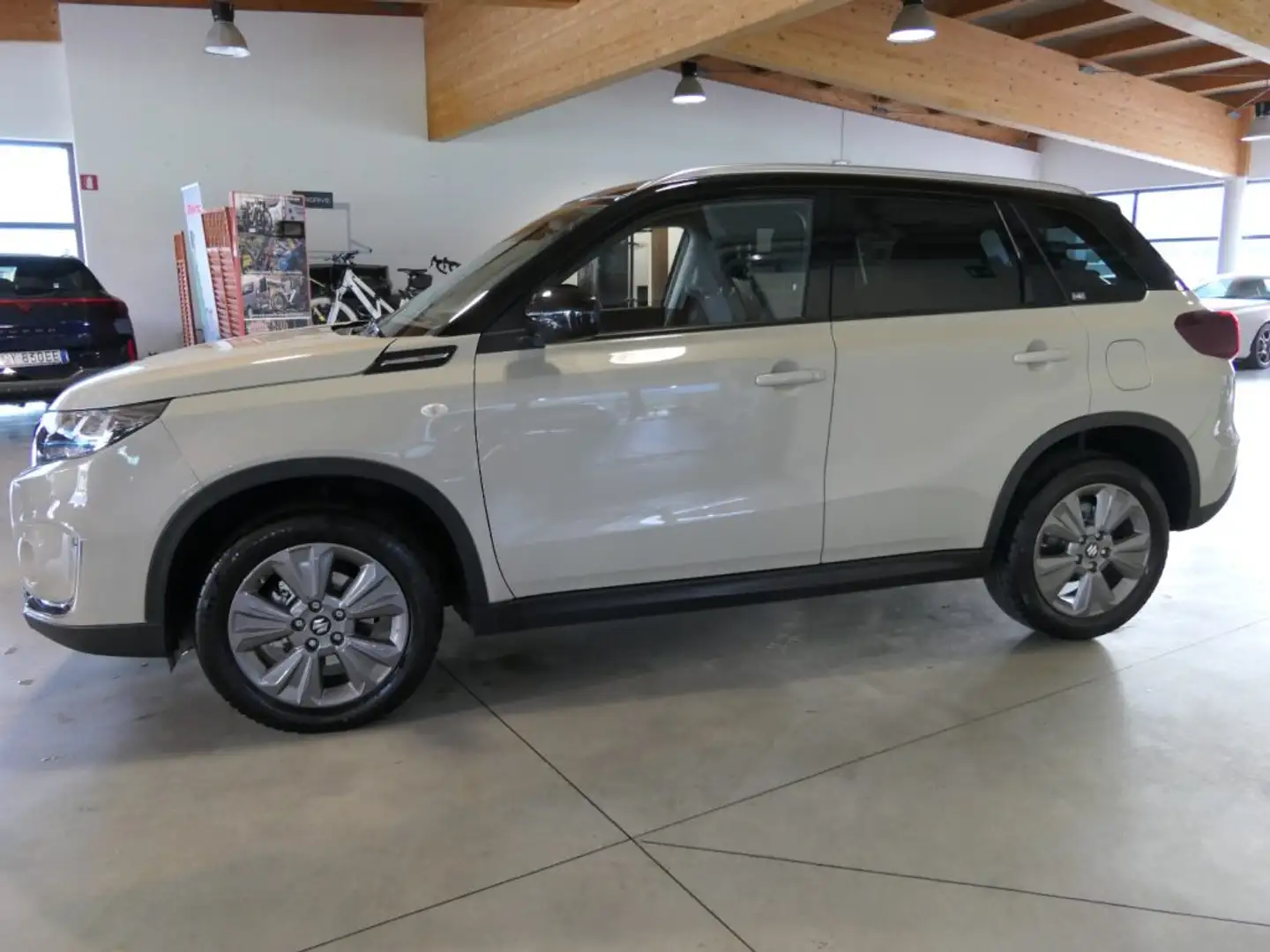 Suzuki Vitara 1.4 Hybrid 4WD AllGrip Cool Beige - 1