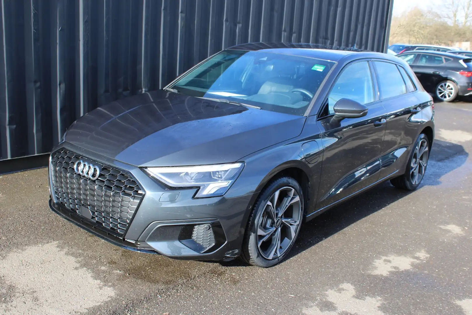 Audi A3 40 TFSIe 204 S tronic 6 Design Luxe Grey - 1