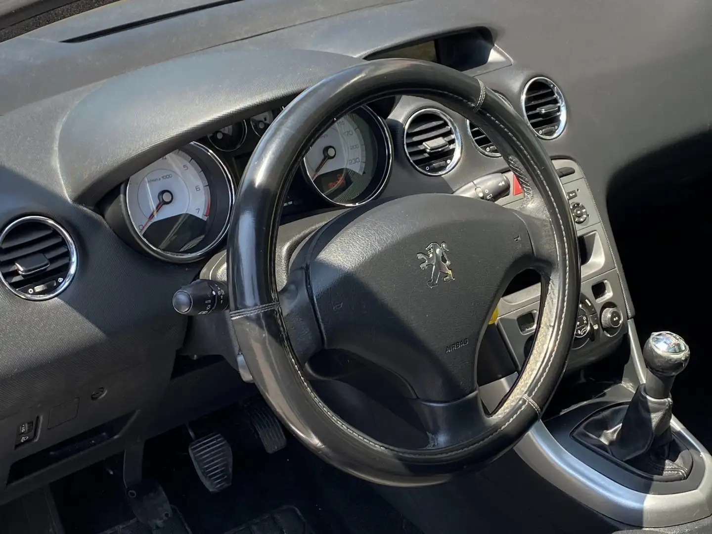 Peugeot 308 1.6- 16 VTi XT - Panorama-dak I Airco I Sport velg Grijs - 2