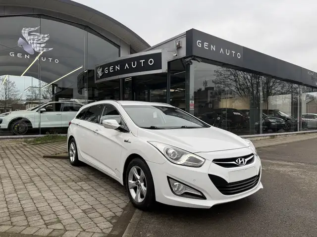 Hyundai i40 SW 1.7 CRDi Lounge * 12 MOIS GARANTIE *