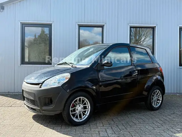 Ligier IXO DCI Black Schwarz Mopedauto Microcar 45 KM