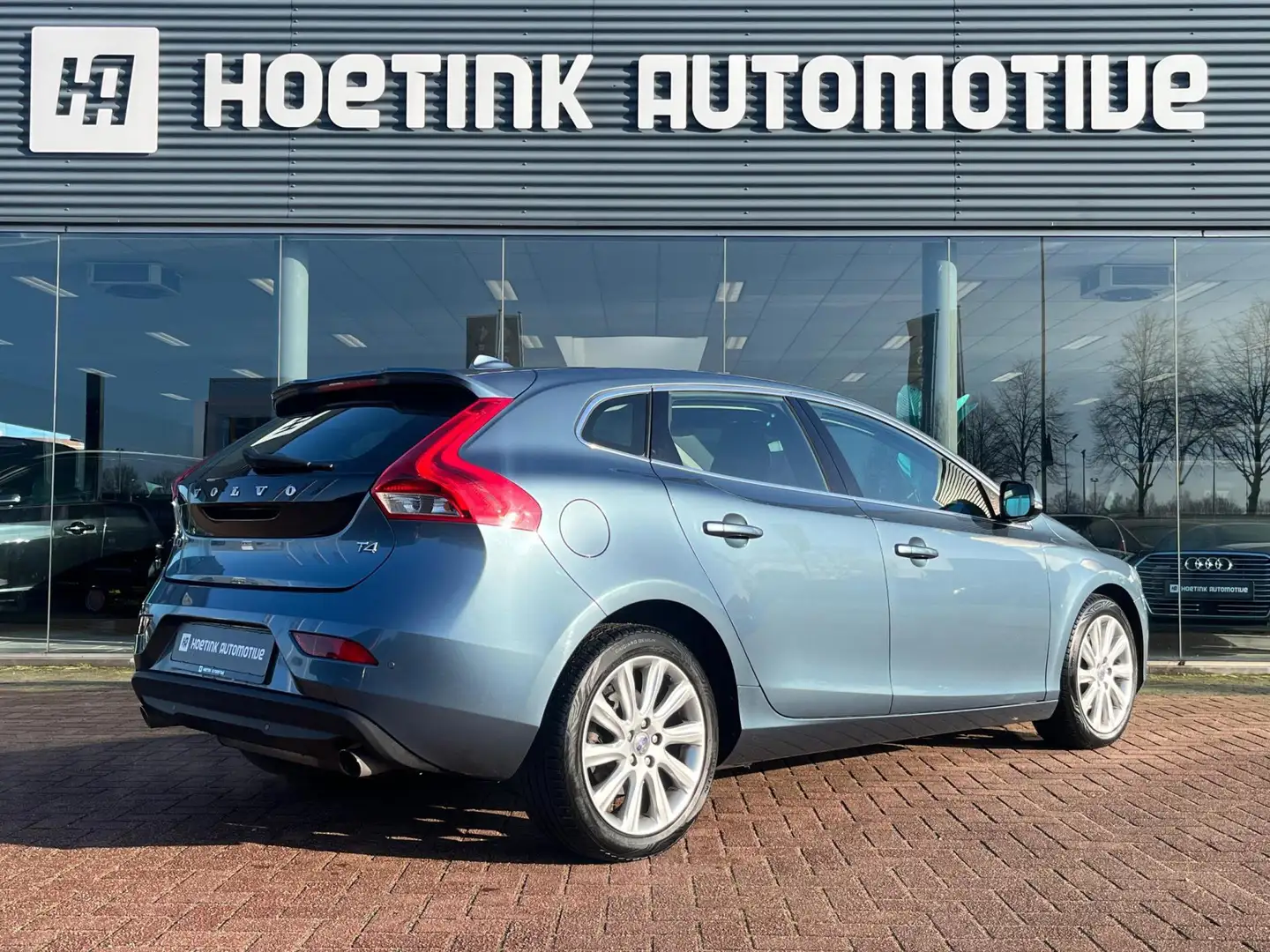 Volvo V40 1.6 T4 Momentum | Navi | Sensor | Ambiente | Trekh Blue - 2