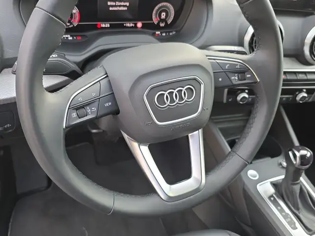 Audi Q2 view 9