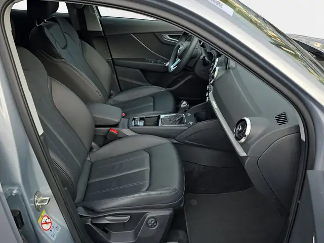 Audi Q2 view 4