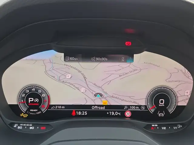Audi Q2 view 10